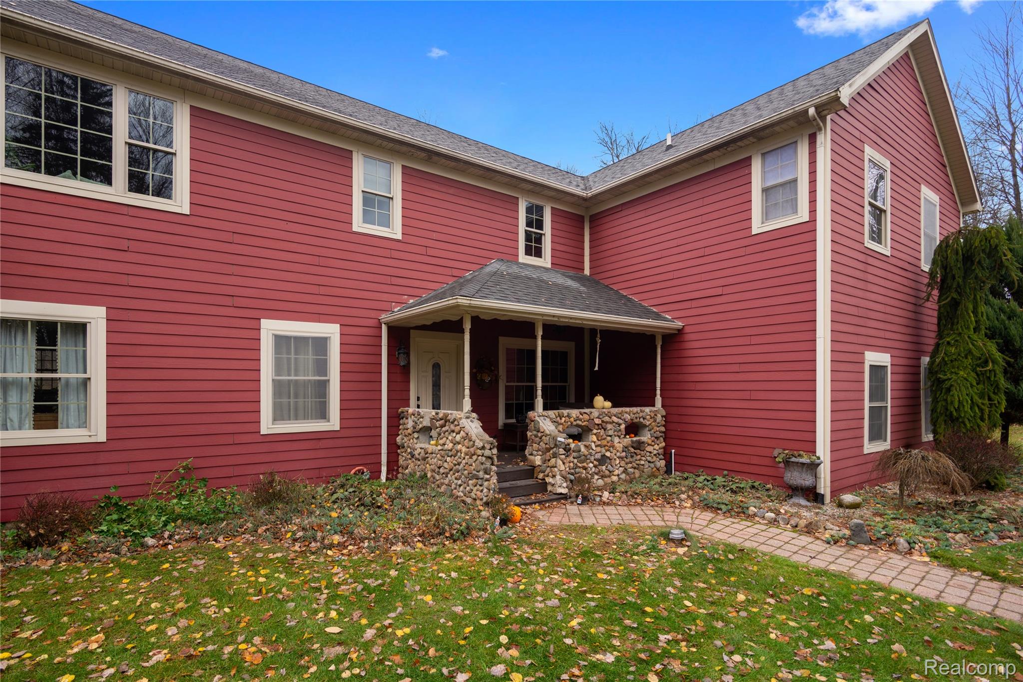 2222 Loree Road Property Photo 3
