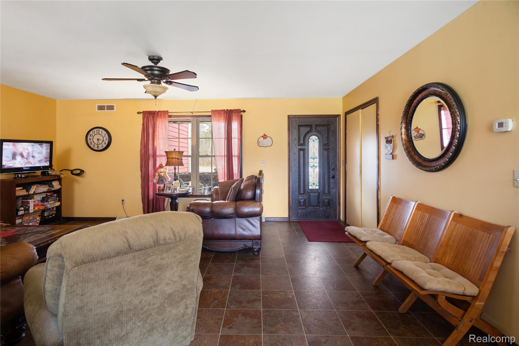 2222 Loree Road Property Photo 7