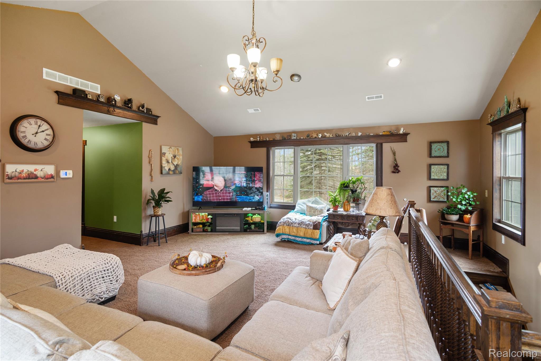 2222 Loree Road Property Photo 18