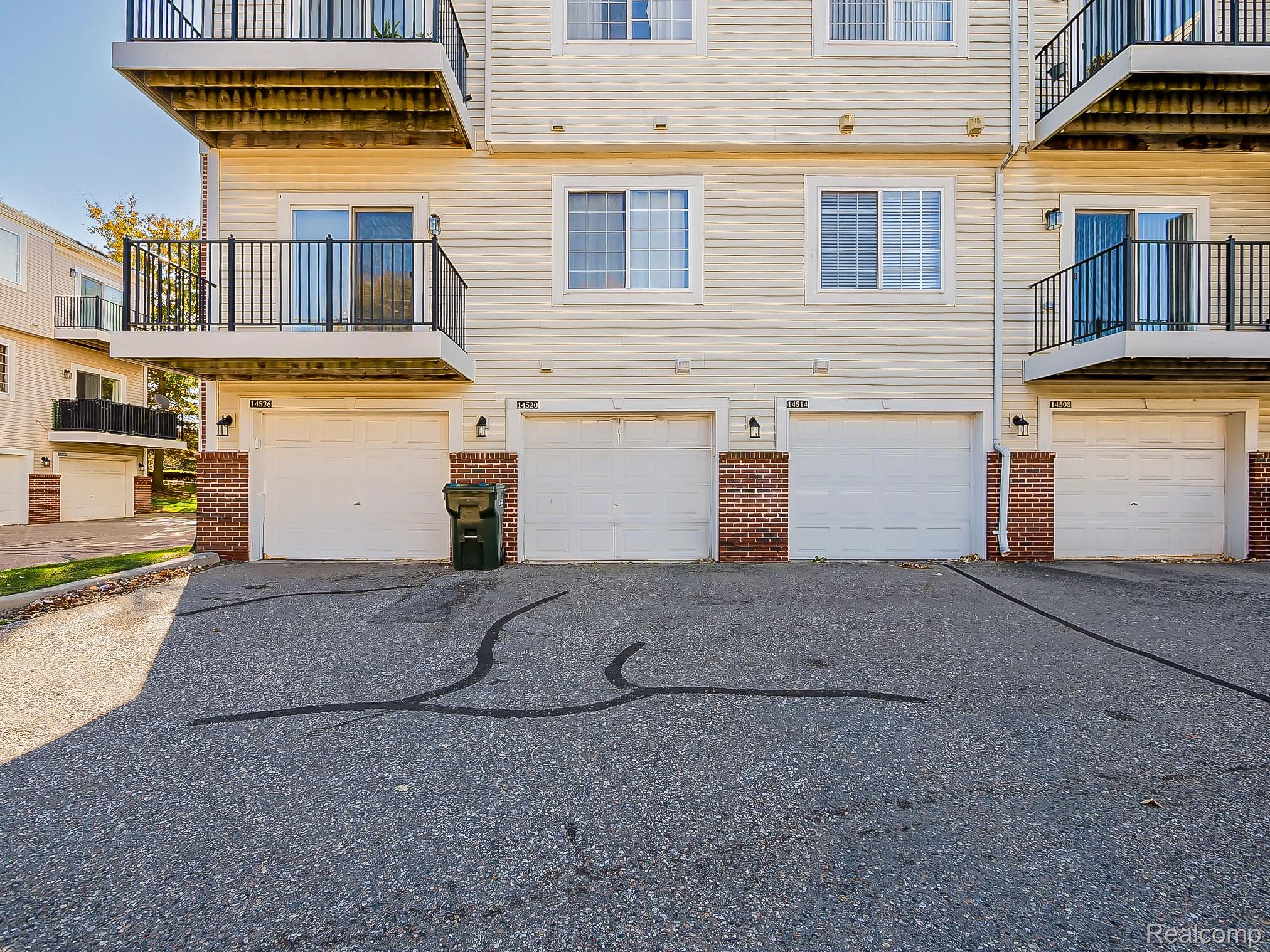 14520 Vauxhall Property Photo 22