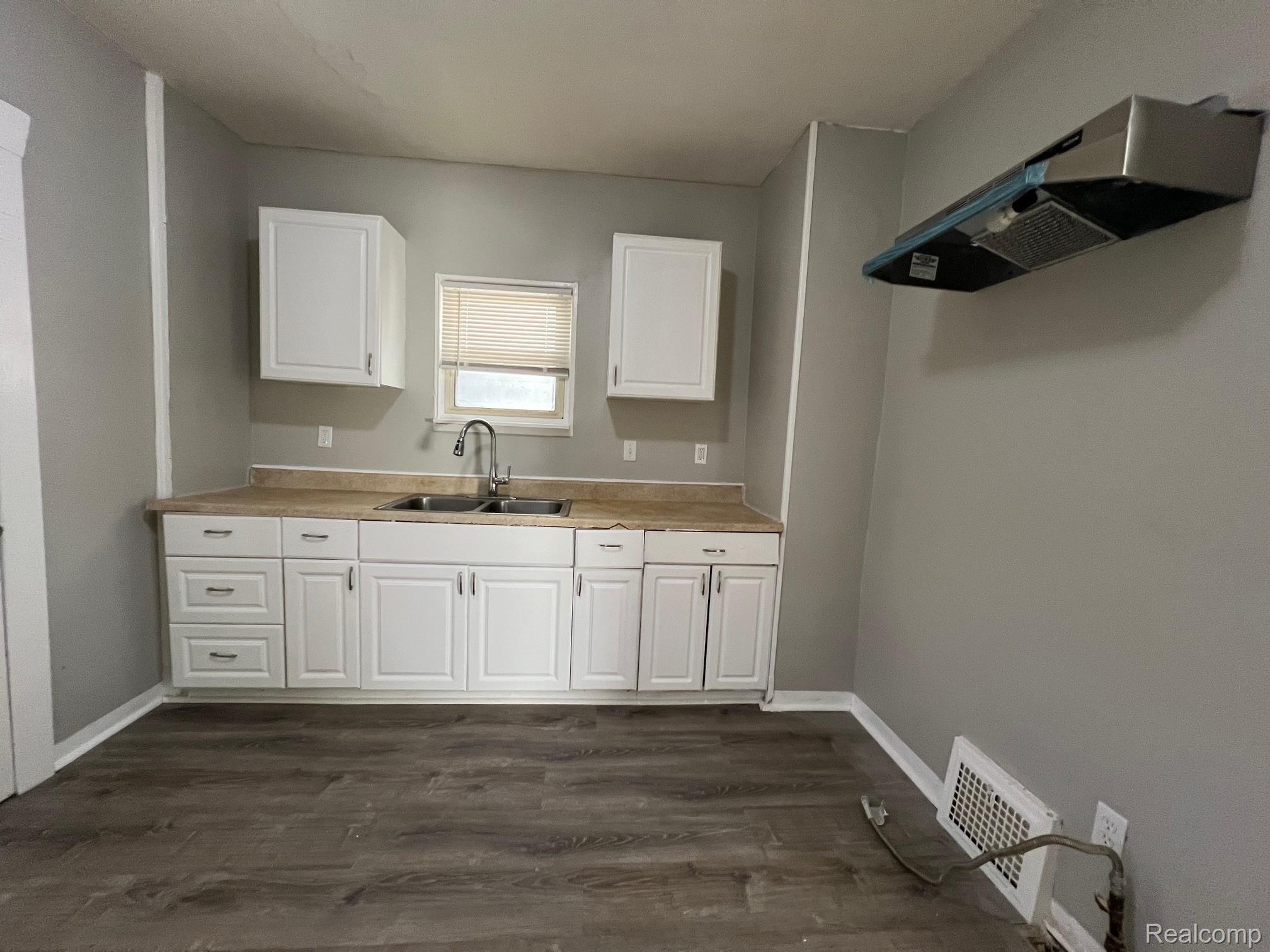 15792 Wabash Street Property Photo 4