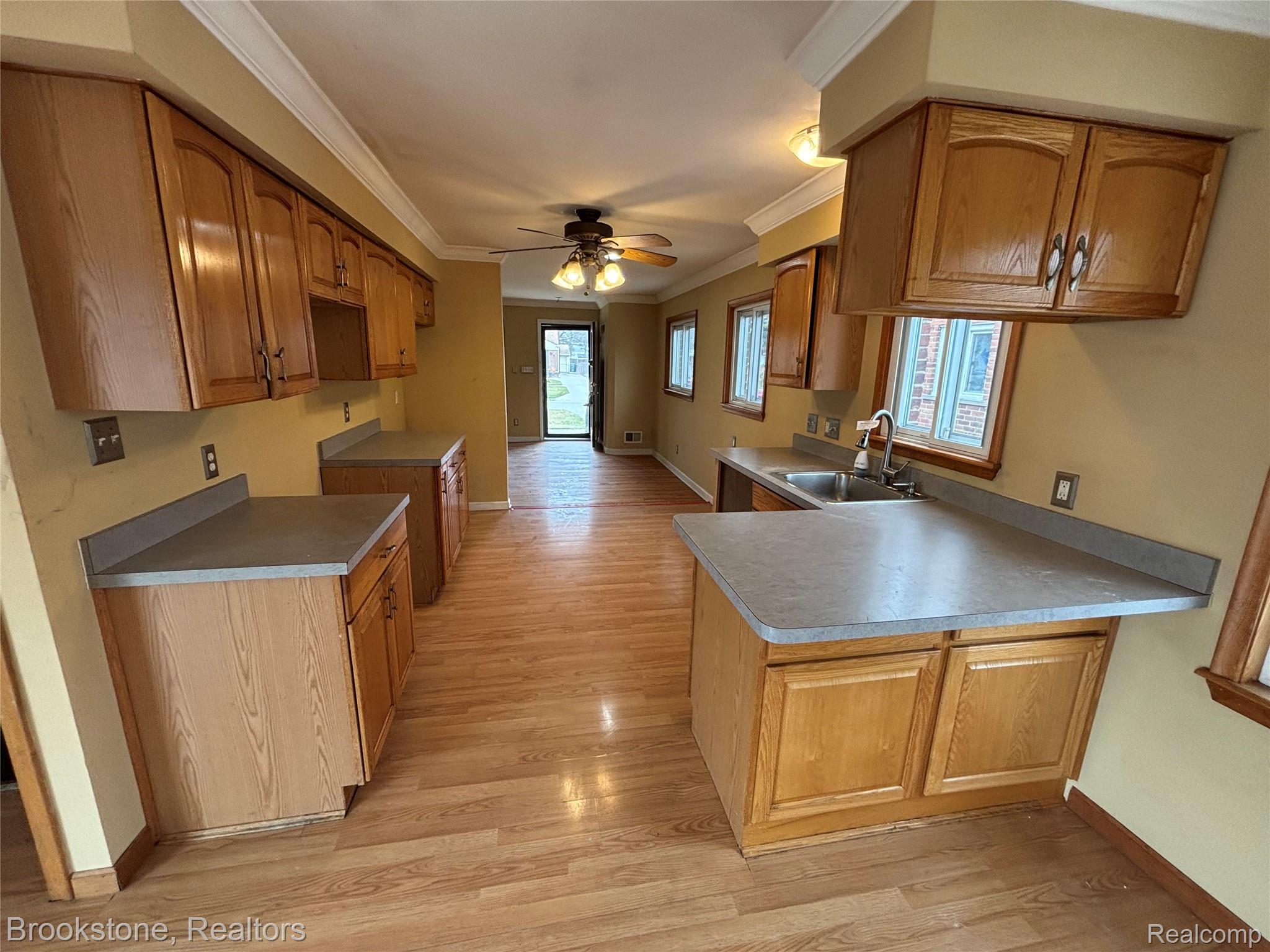 15435 Cameron Street Property Photo 6