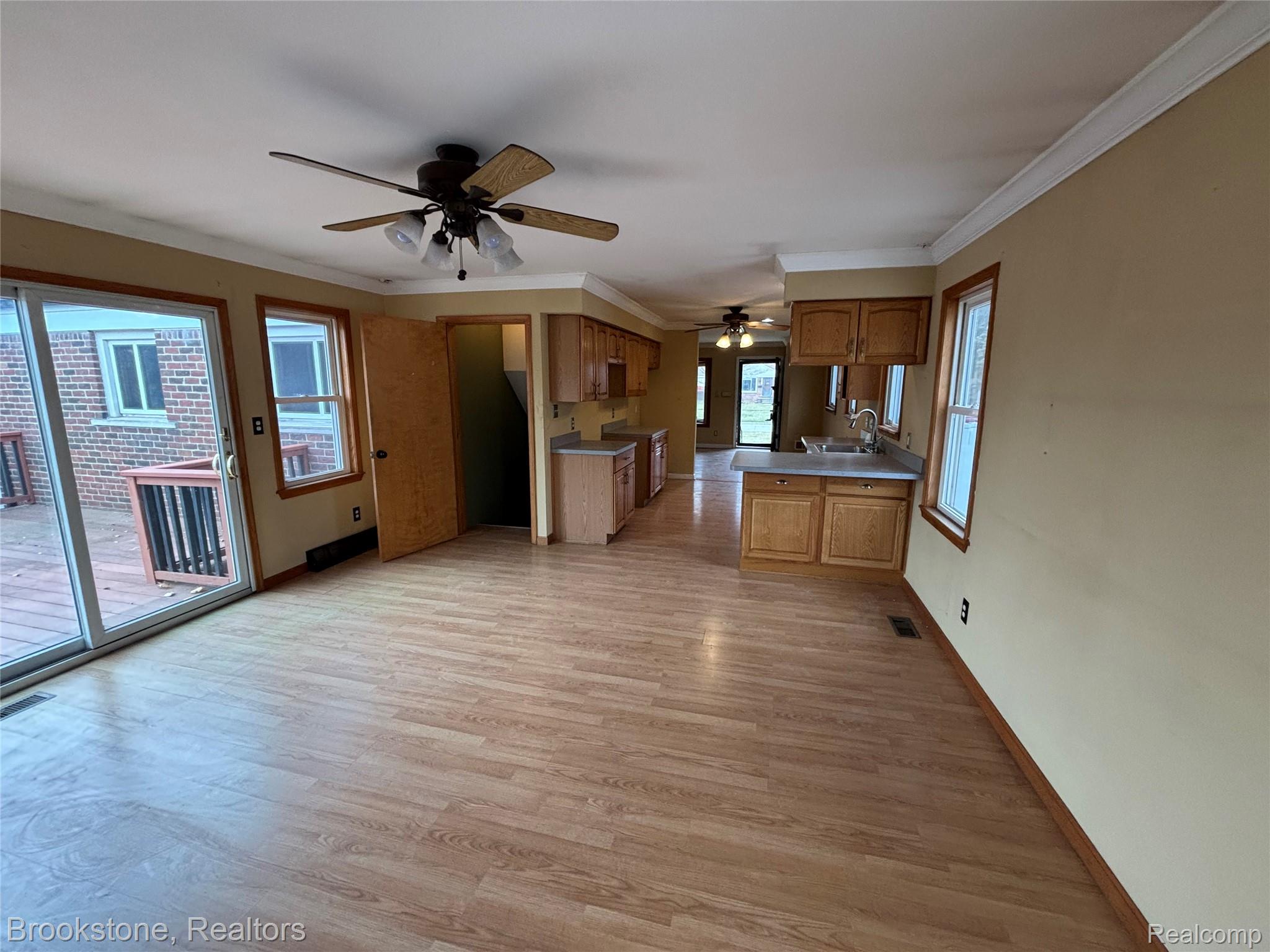 15435 Cameron Street Property Photo 7