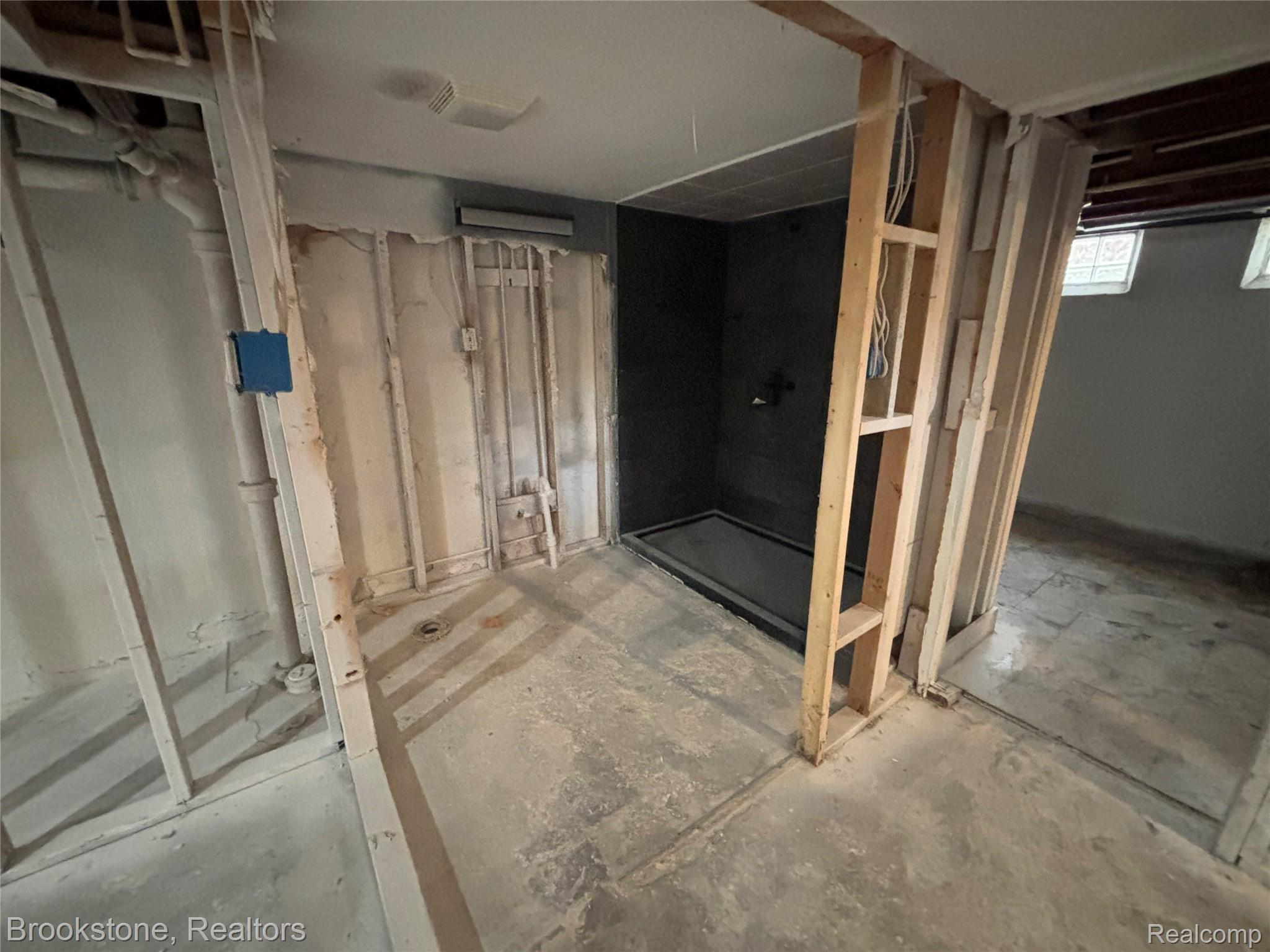 15435 Cameron Street Property Photo 14