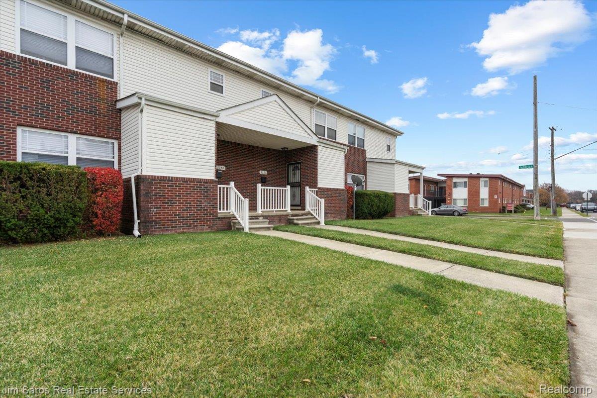 3387 Ewald Circle Property Photo 1