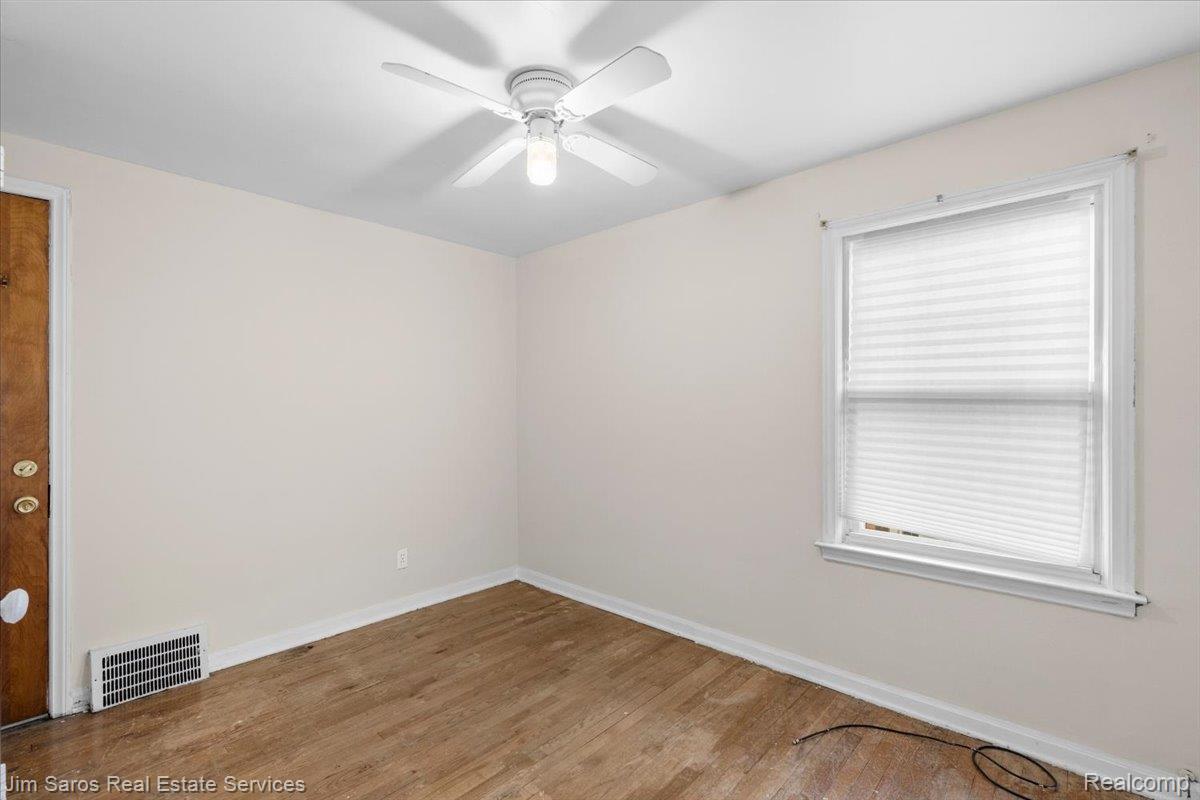 2039 Ewald Circle Property Photo 7