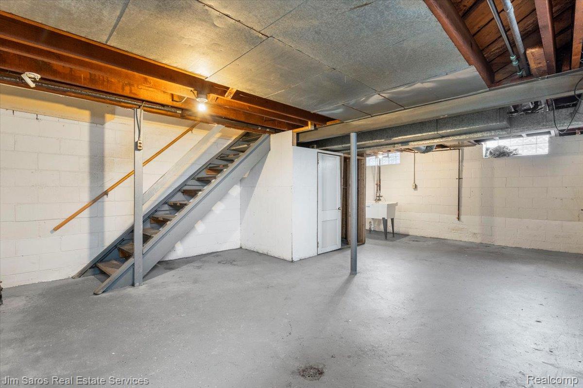 2039 Ewald Circle Property Photo 10