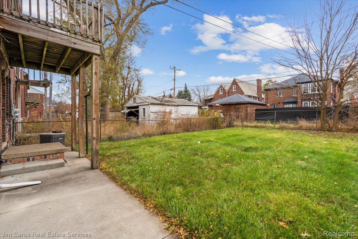2039 Ewald Circle Property Photo 12