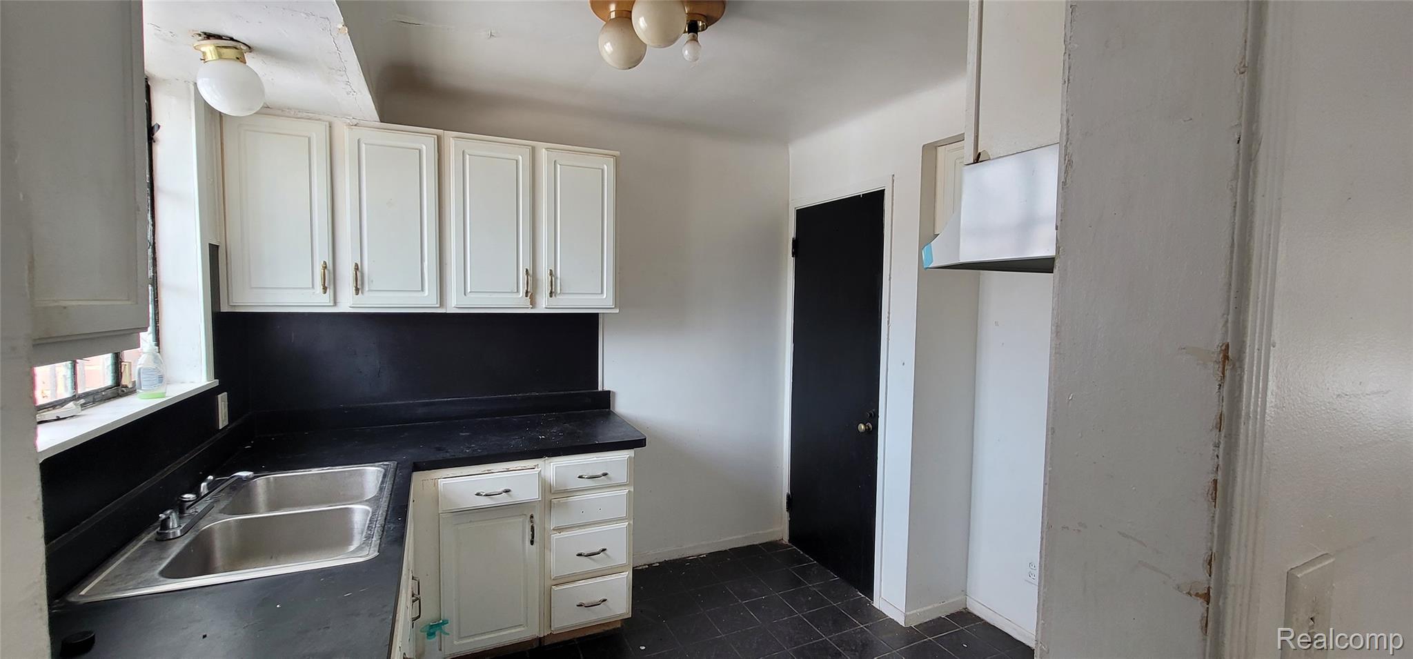 14321 Prevost Street Property Photo 5