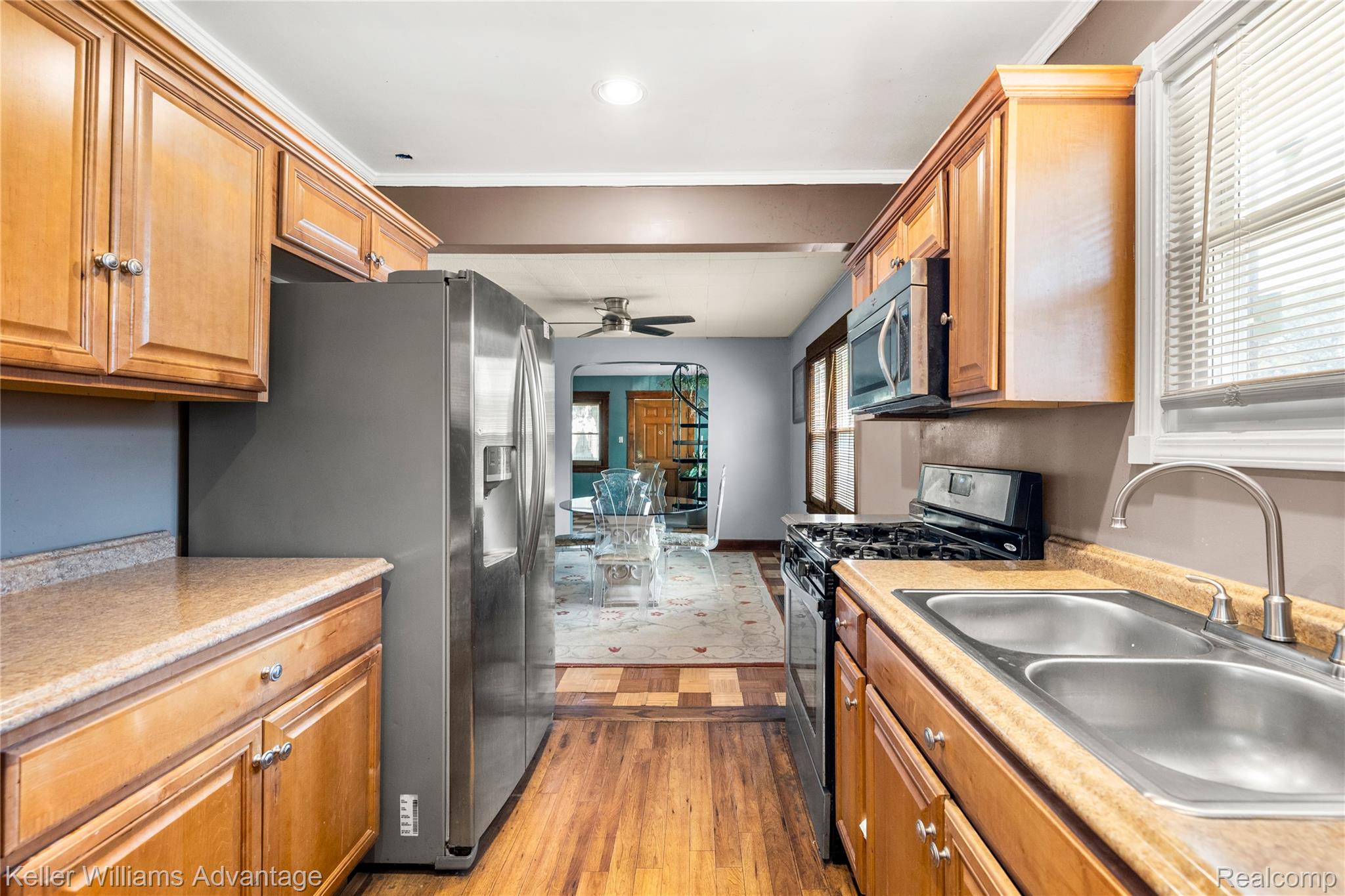 1449 Wayburn Street Property Photo 9