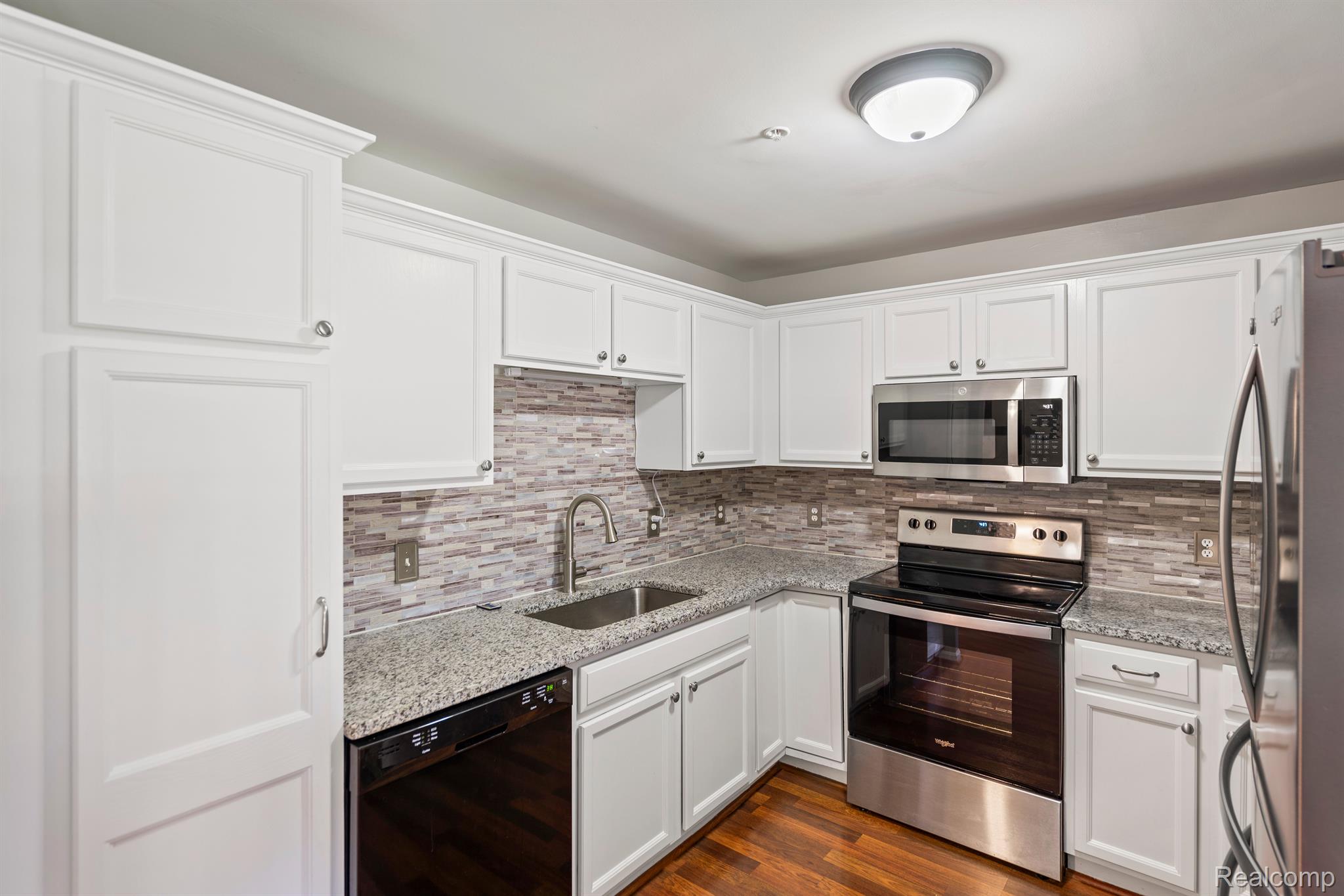 142 Sandy Lane Property Photo 8