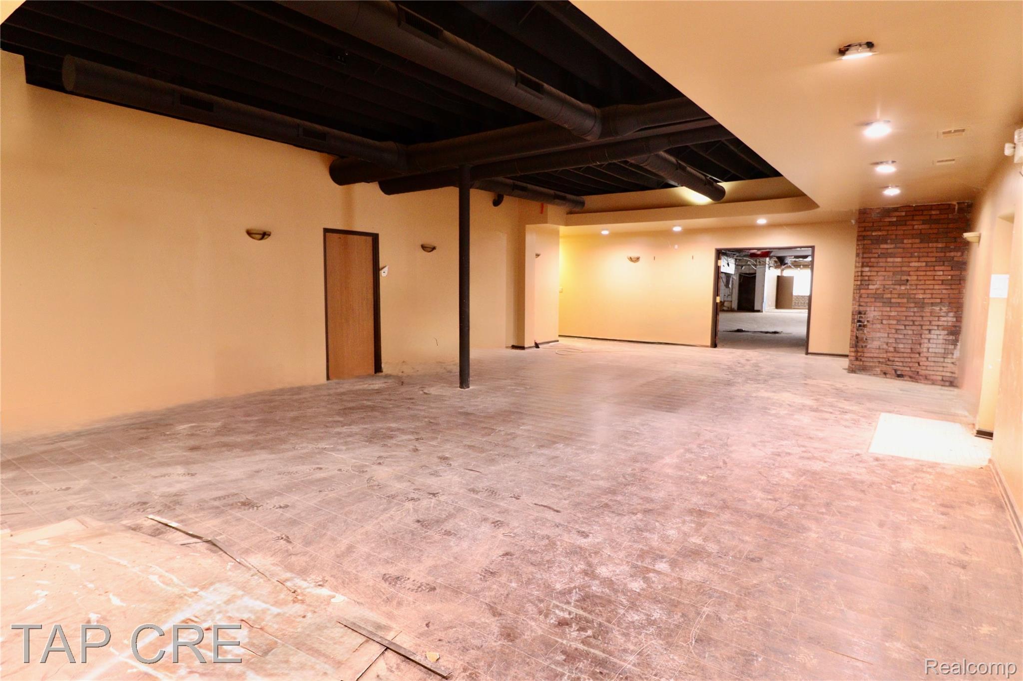 8902 Second Property Photo 3