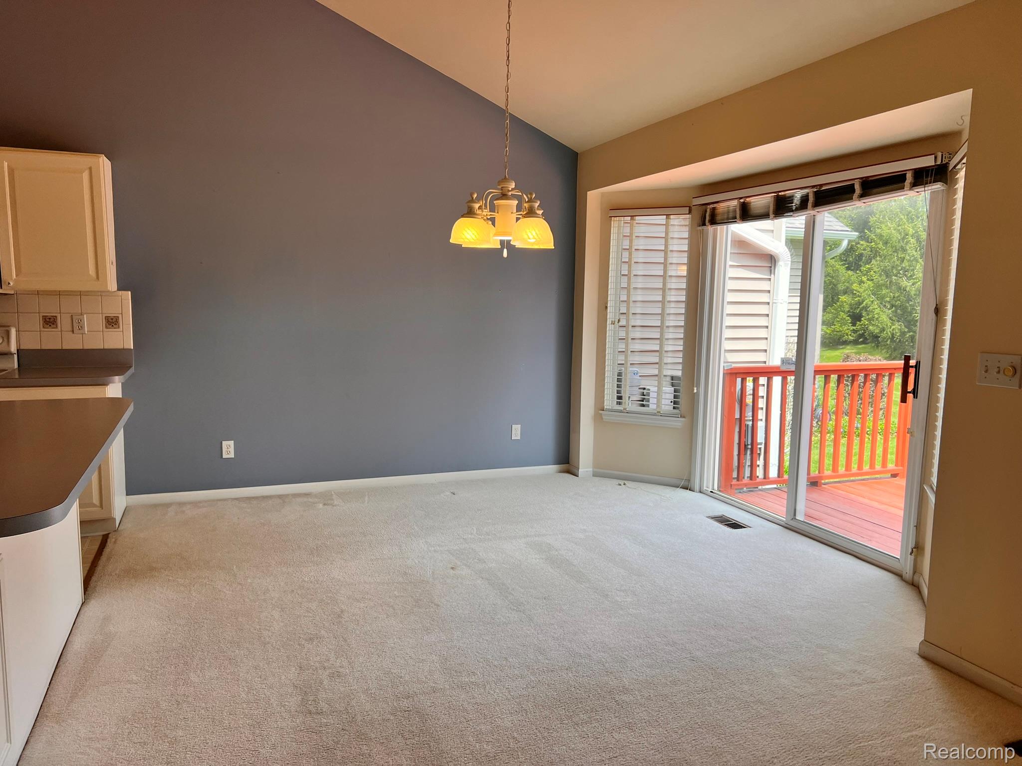 2078 W Ridge Drive 21 Property Photo 12
