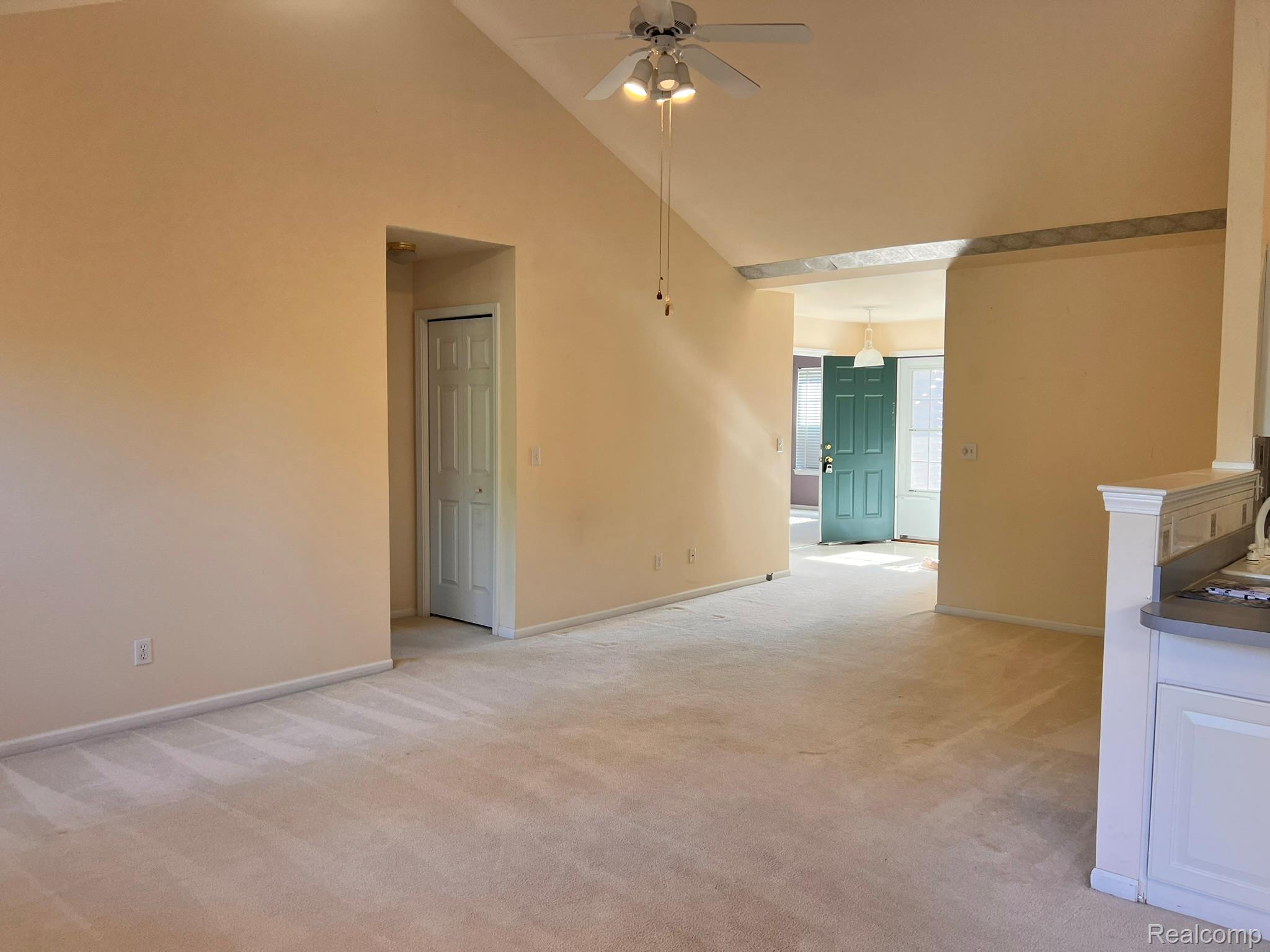 2078 W Ridge Drive 21 Property Photo 14