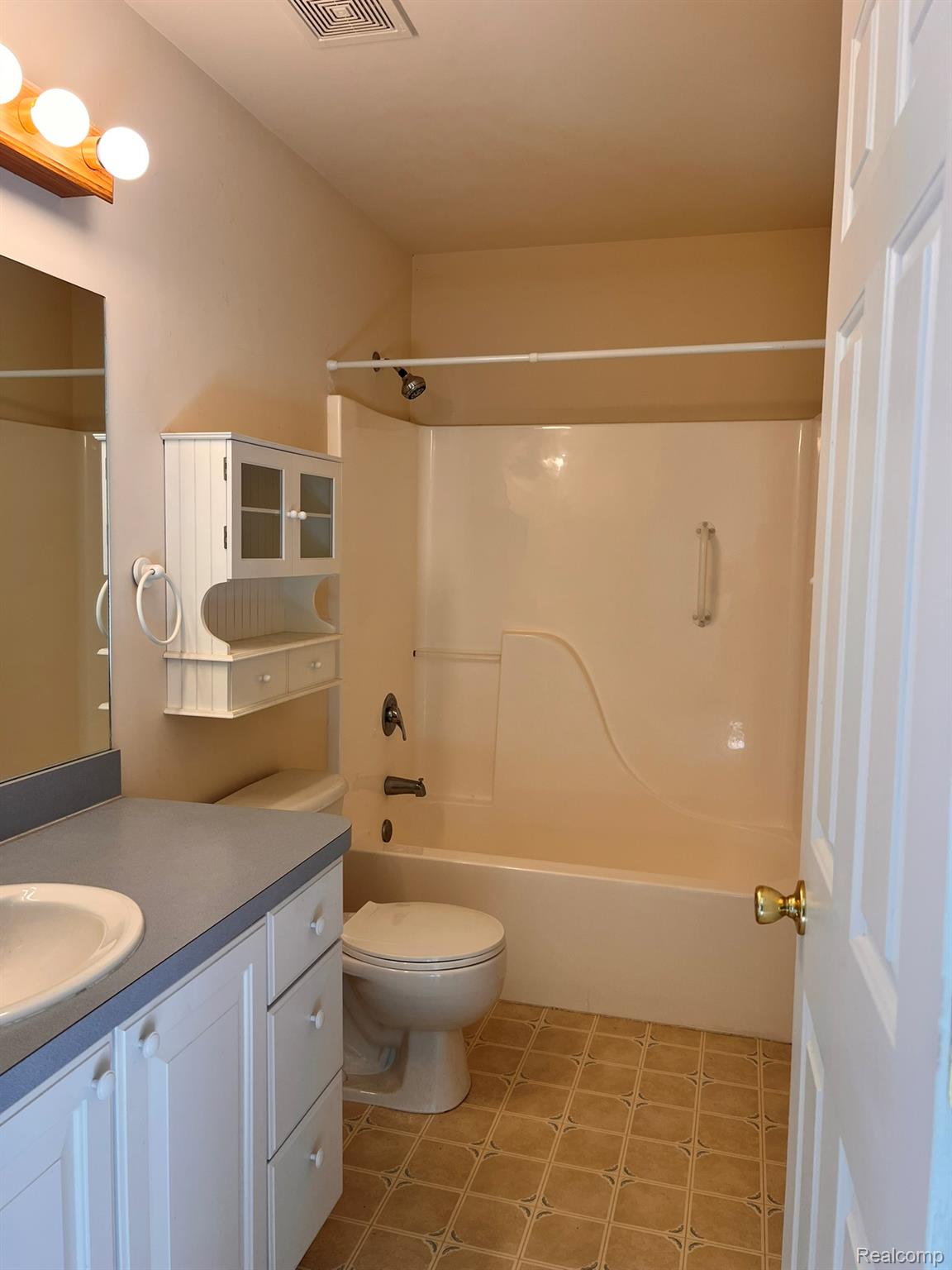 2078 W Ridge Drive 21 Property Photo 21