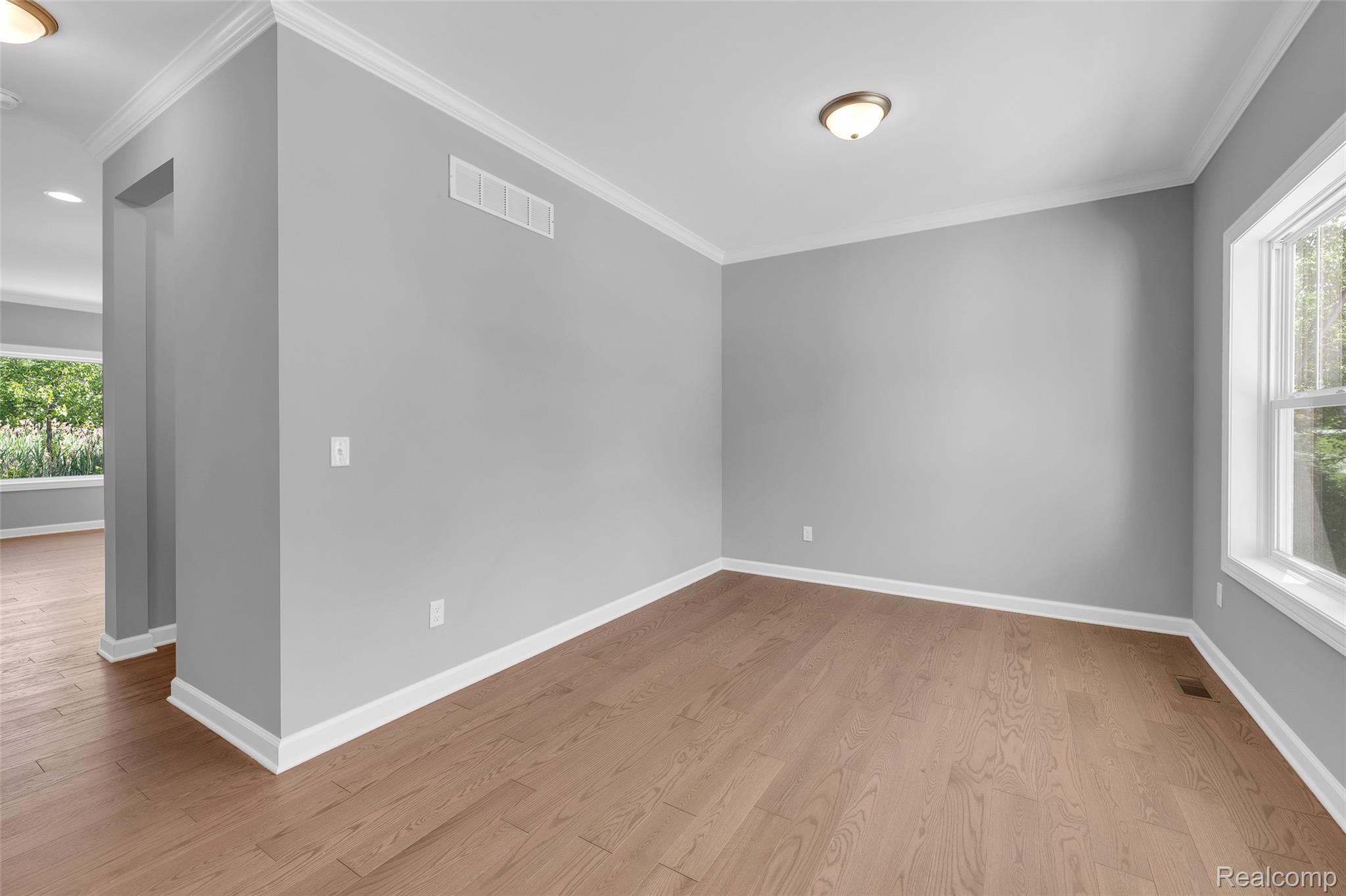 2239 Baltimore Lane Property Photo 3