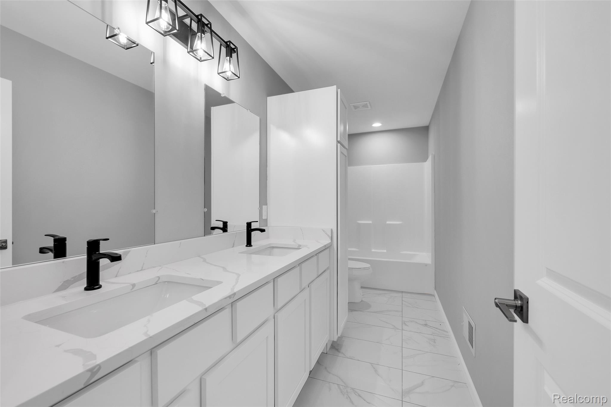 2239 Baltimore Lane Property Photo 17
