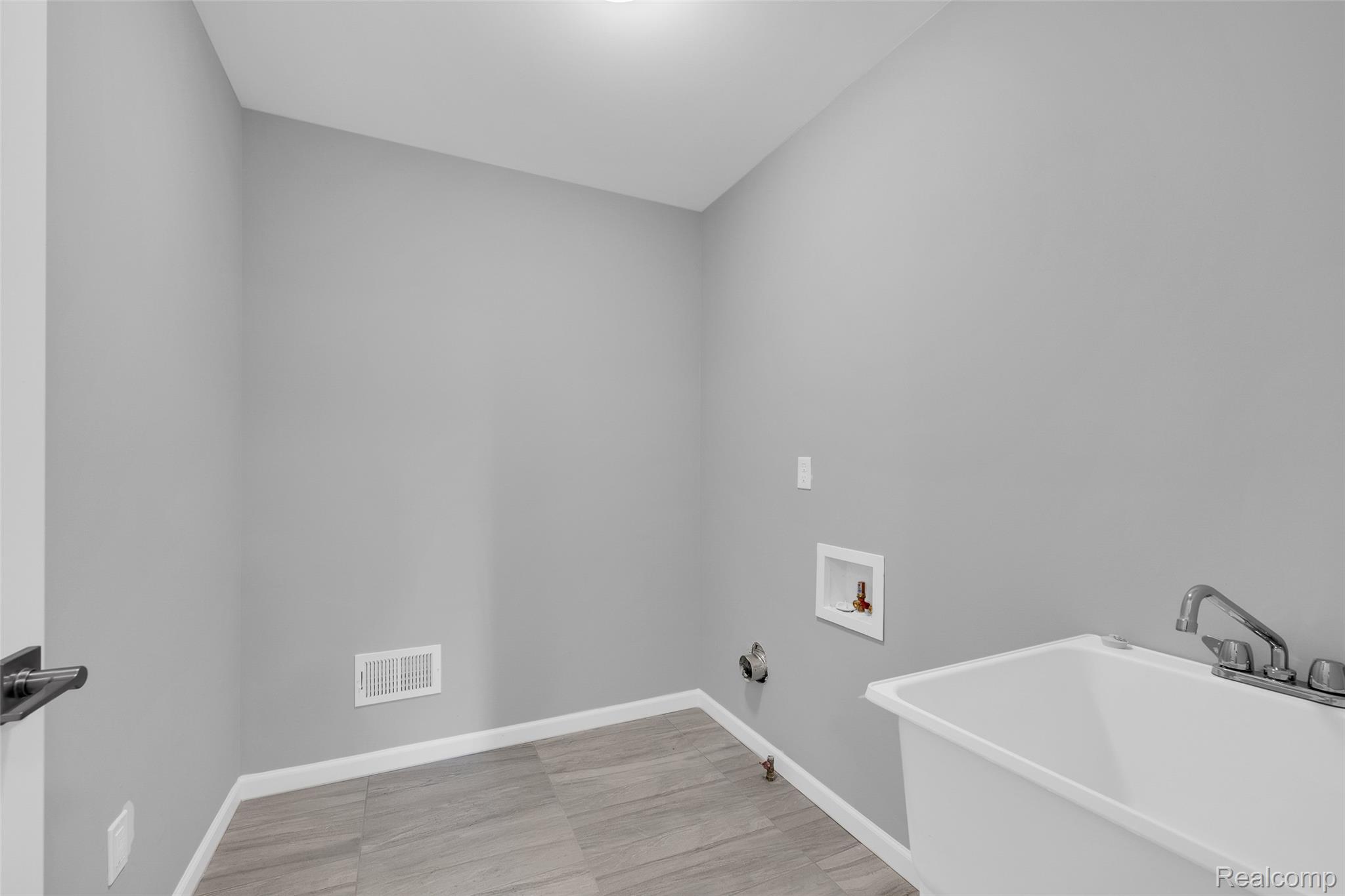 2239 Baltimore Lane Property Photo 18