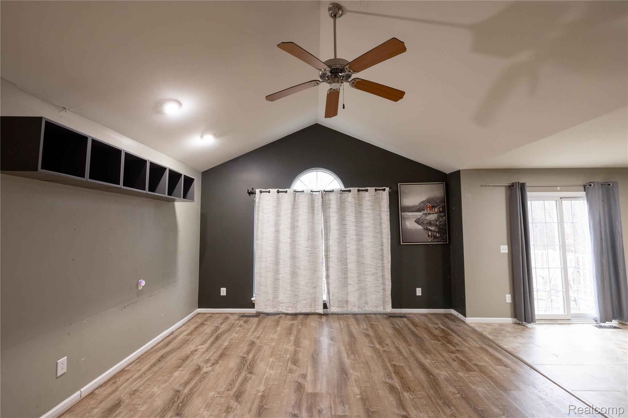 16066 Morningside Property Photo 4