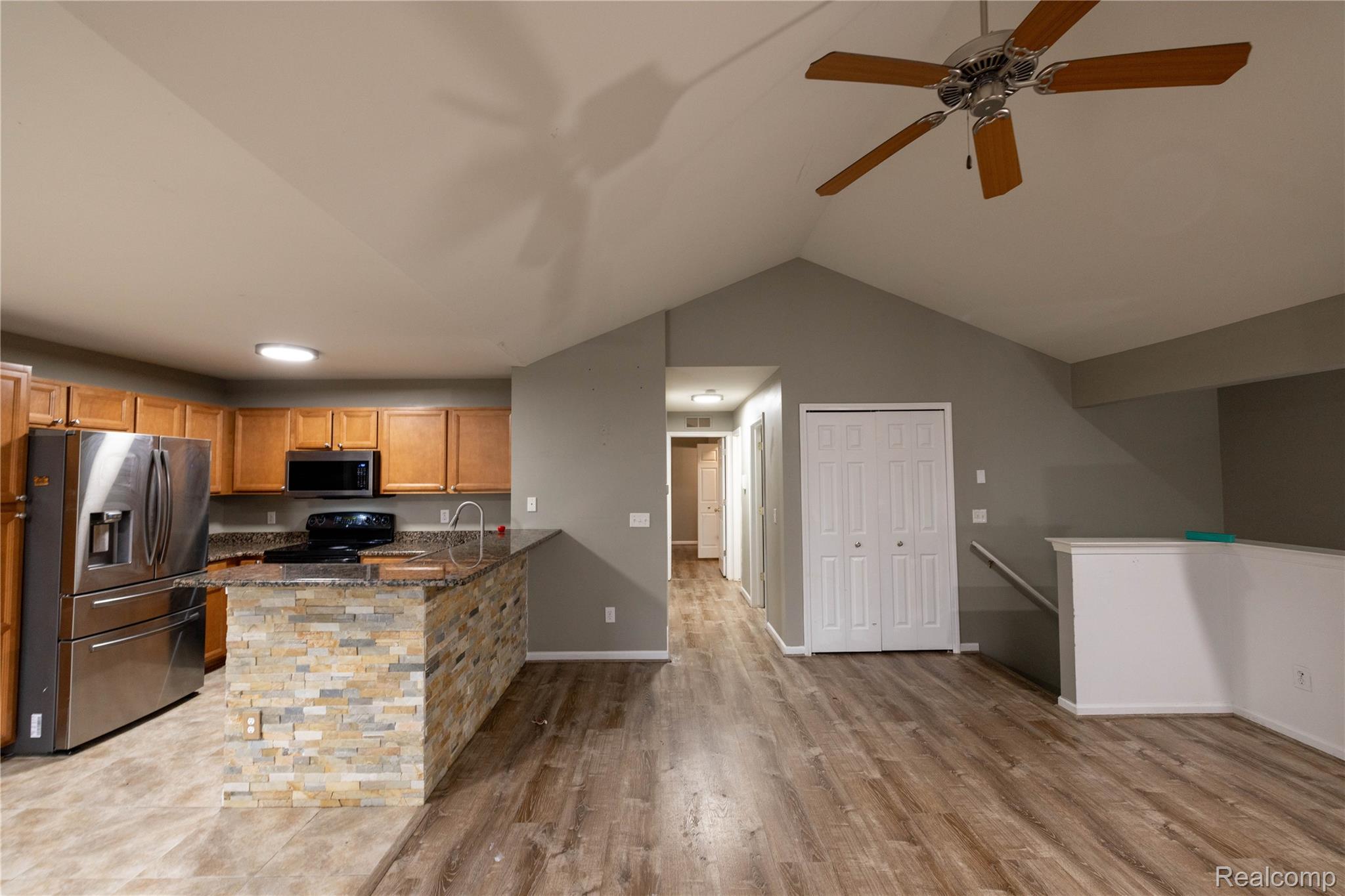 16066 Morningside Property Photo 6