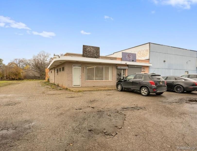 2918 S Dort Highway Property Photo 1
