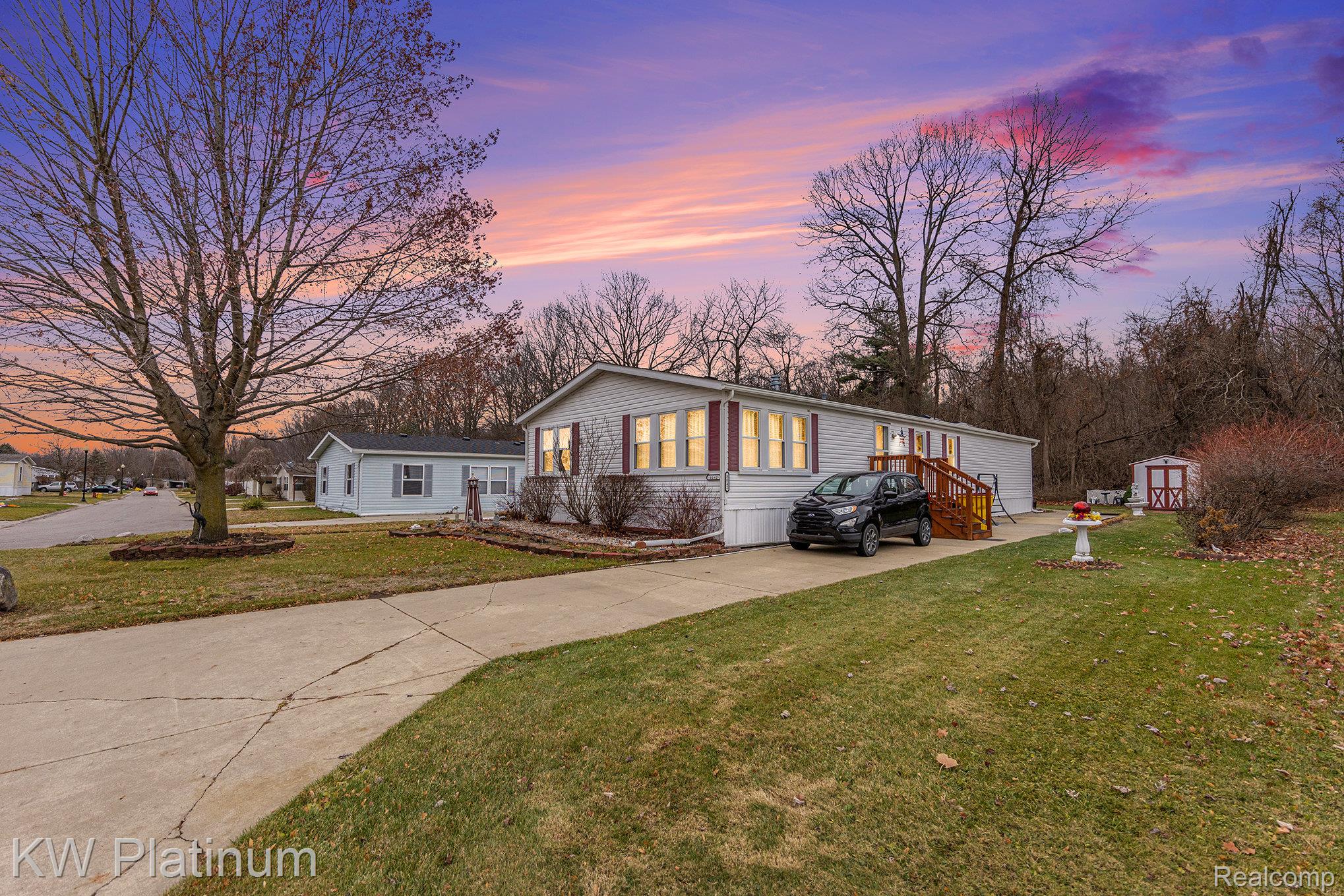 8042 Harbour Drive Property Photo 2
