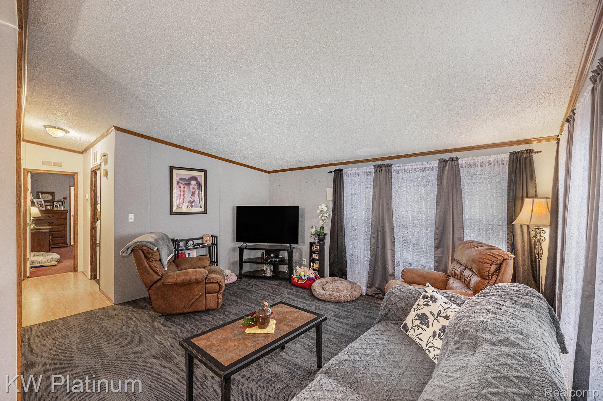 8042 Harbour Drive Property Photo 4