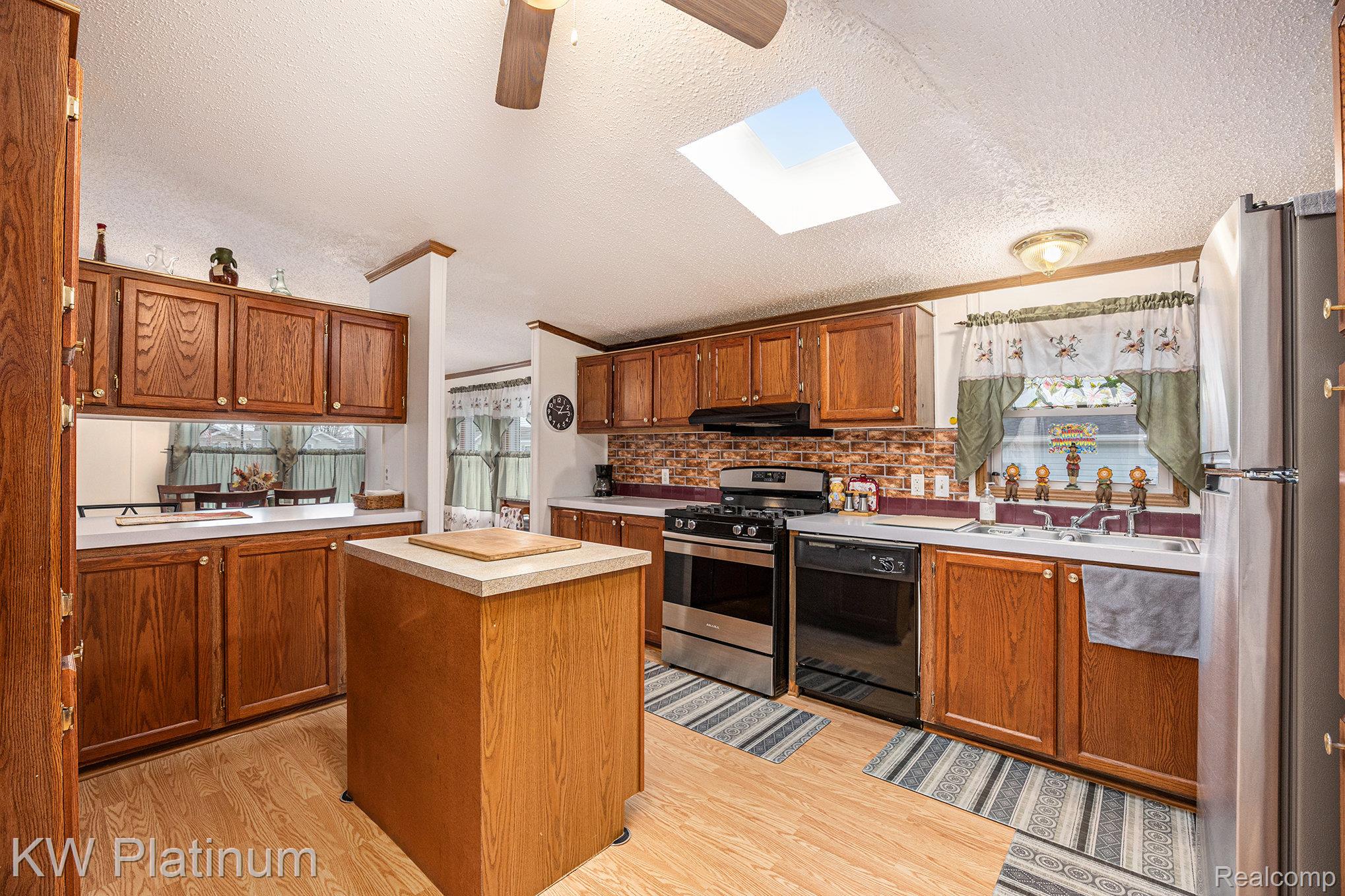 8042 Harbour Drive Property Photo 7