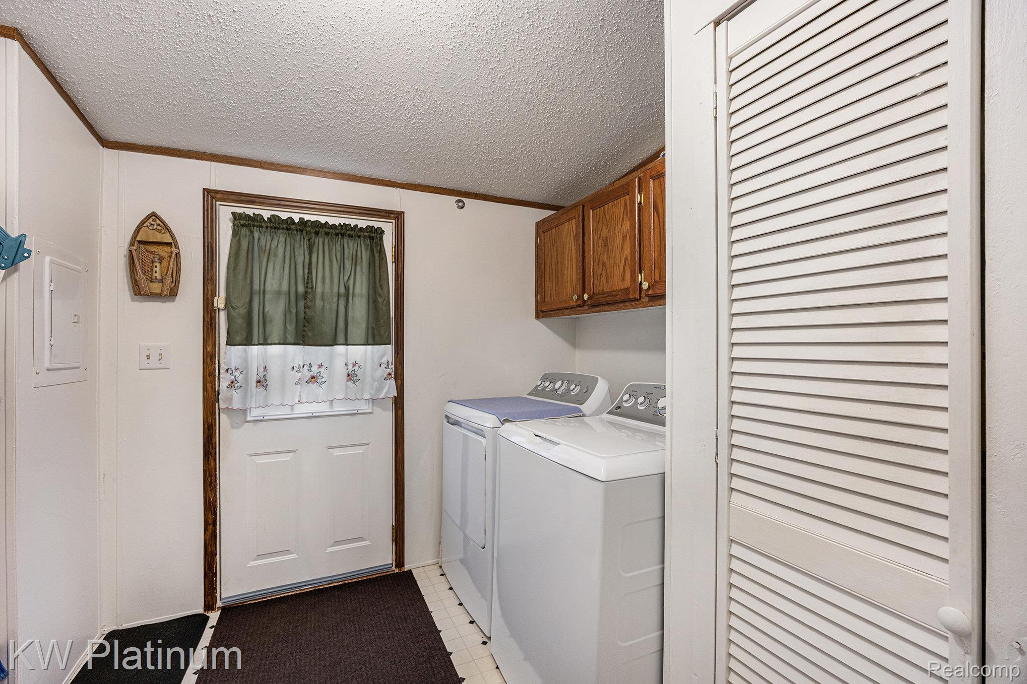 8042 Harbour Drive Property Photo 15