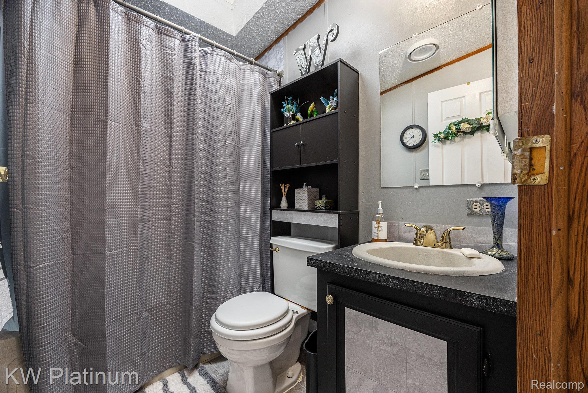 8042 Harbour Drive Property Photo 16