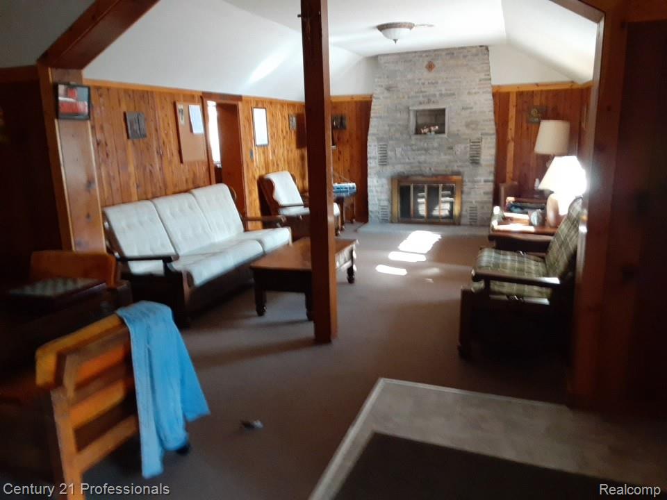 6710 Chippewa Trail Property Photo 4