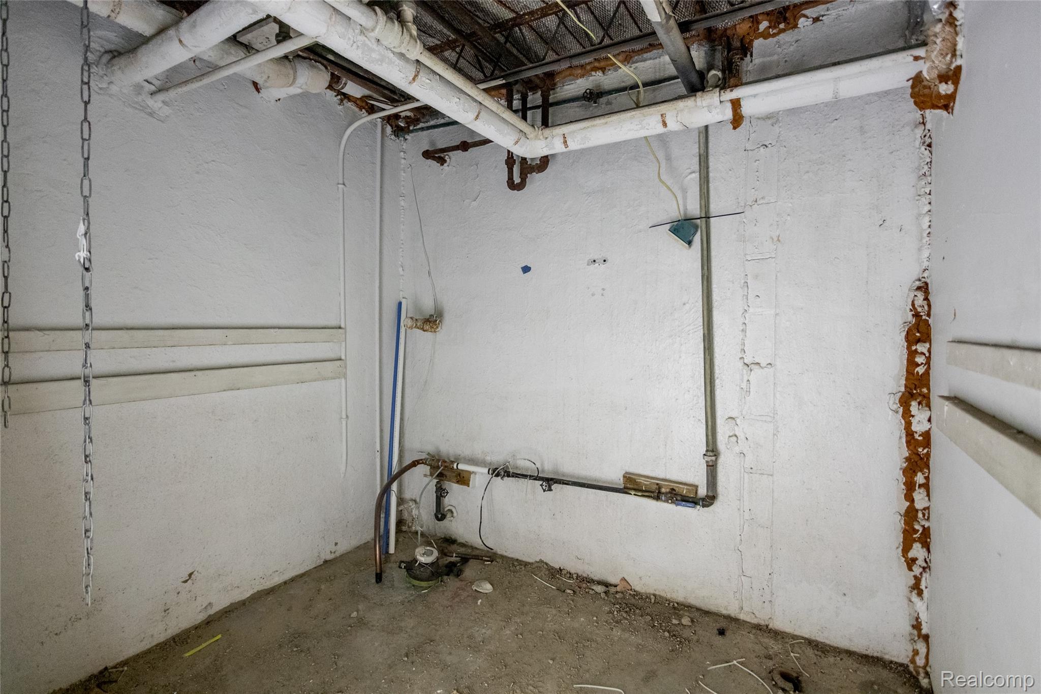 16766 Greenlawn Street Property Photo 36