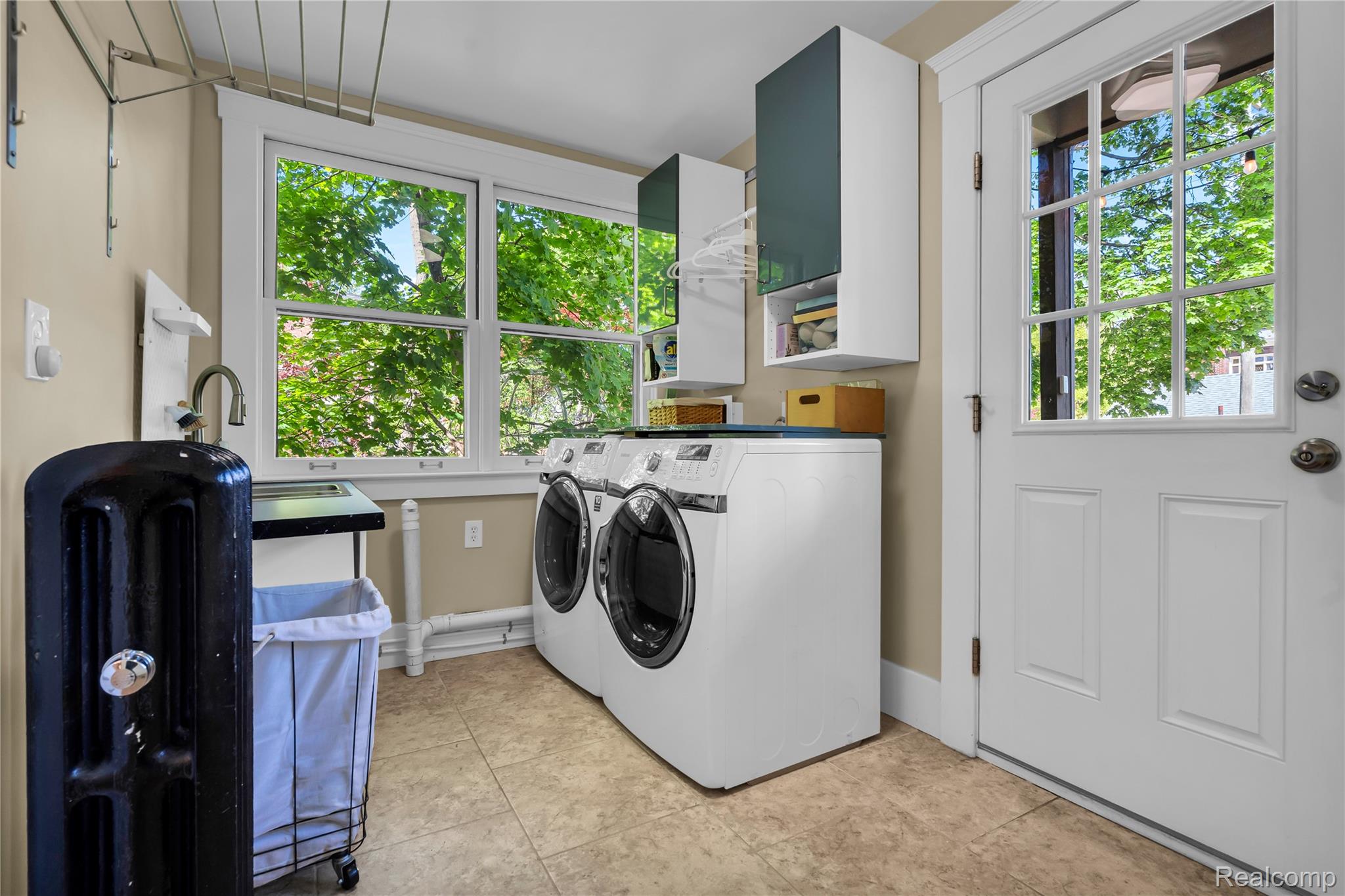 658 Longfellow Street Property Photo 28
