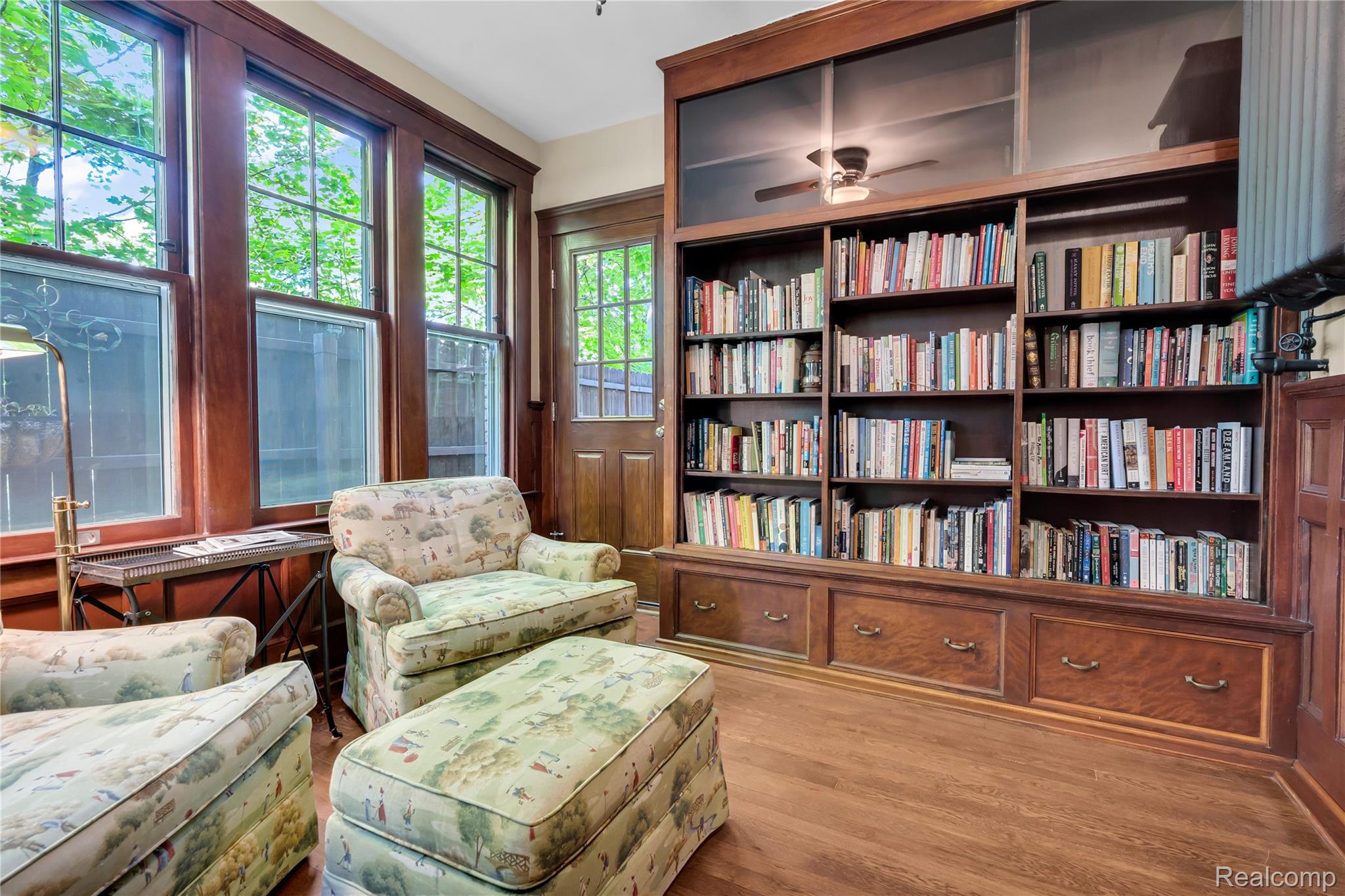 658 Longfellow Street Property Photo 32