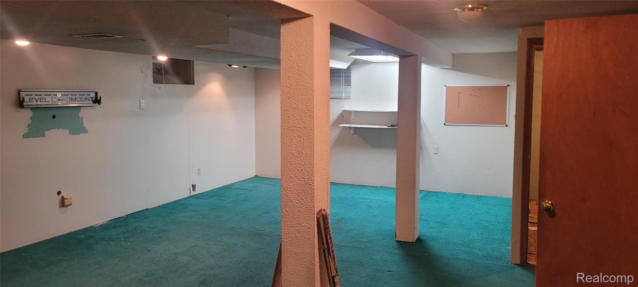 16660 Whitcomb Street Property Photo 19