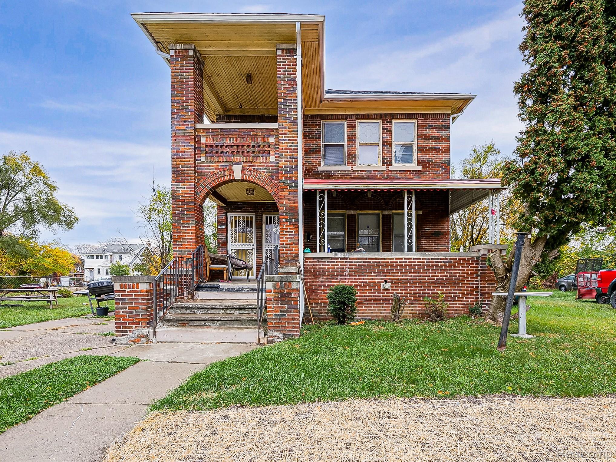 2209 Pasadena Street Property Photo 16