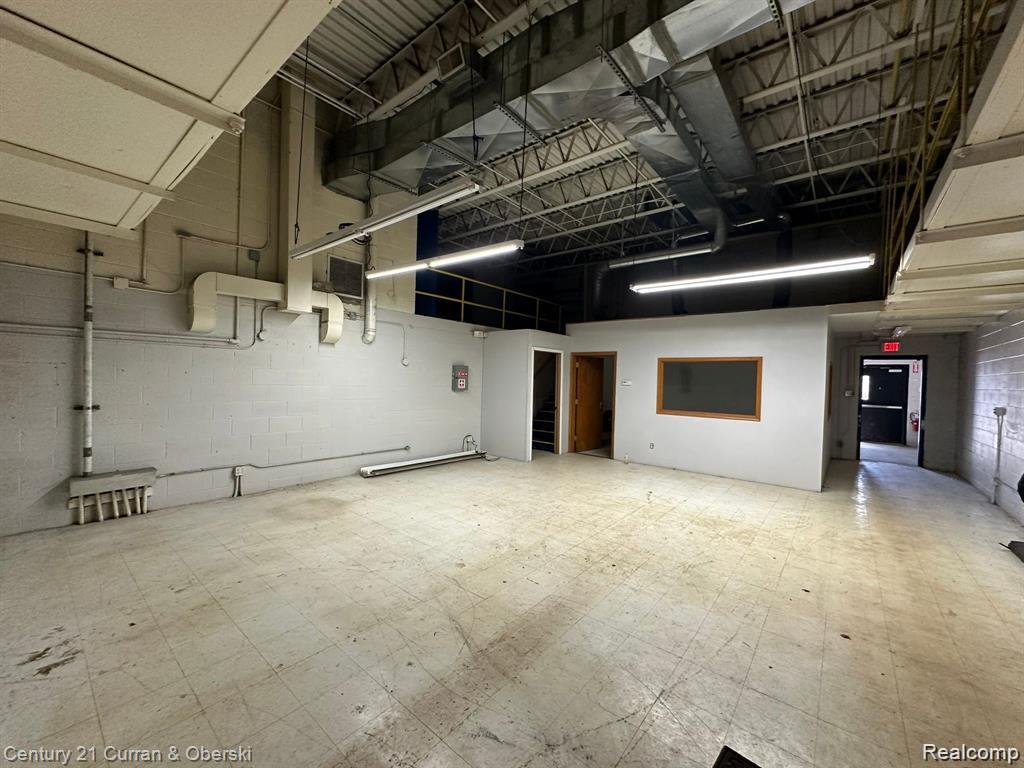 6252 Monroe Boulevard Property Photo 9