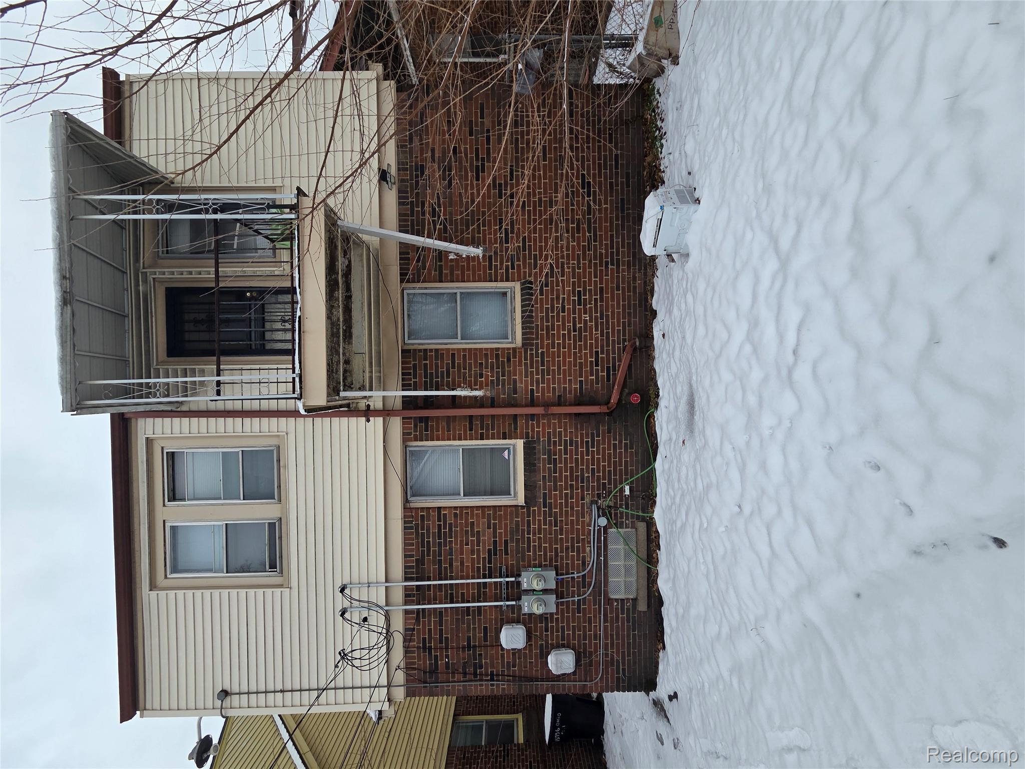 15736 Ohio Street Property Photo 3