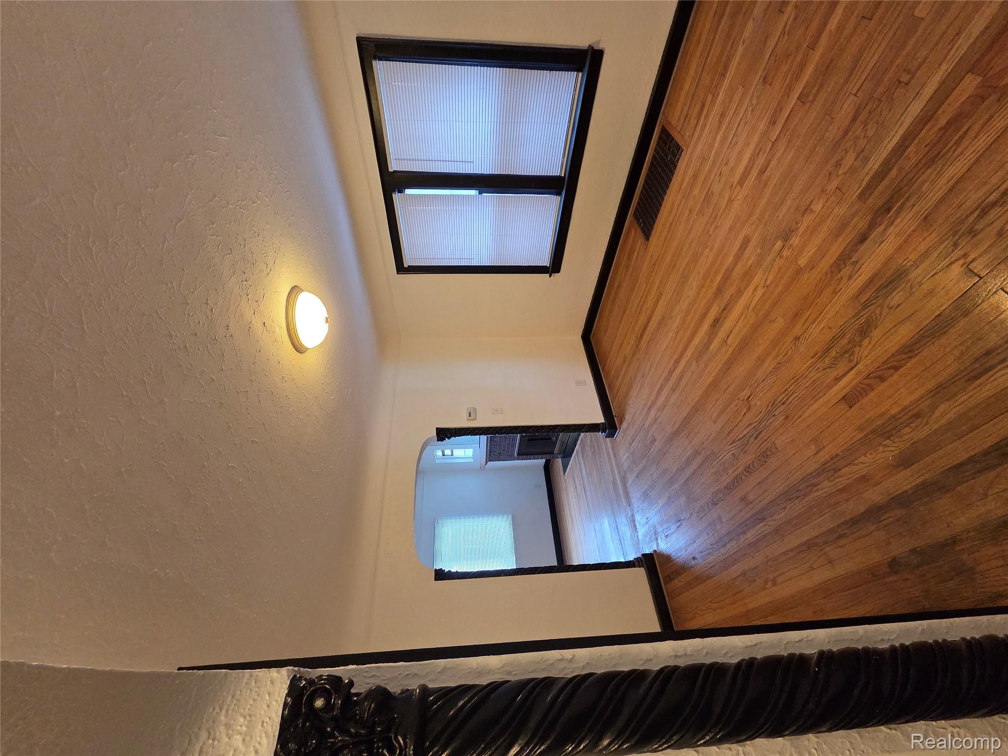15736 Ohio Street Property Photo 7