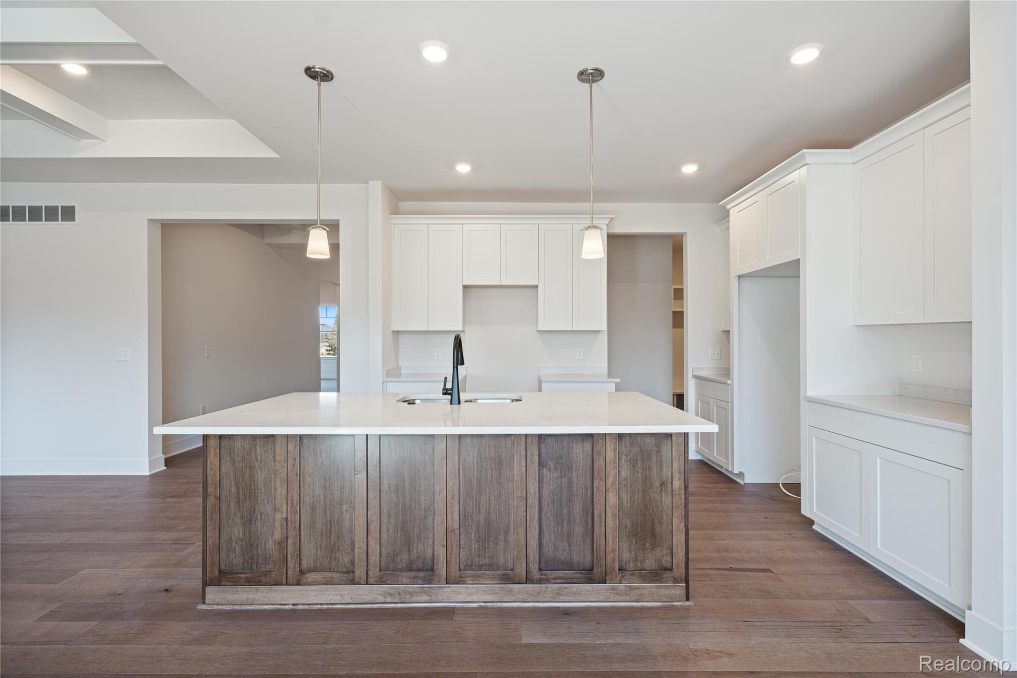 7110 Dryden Road Property Photo 16
