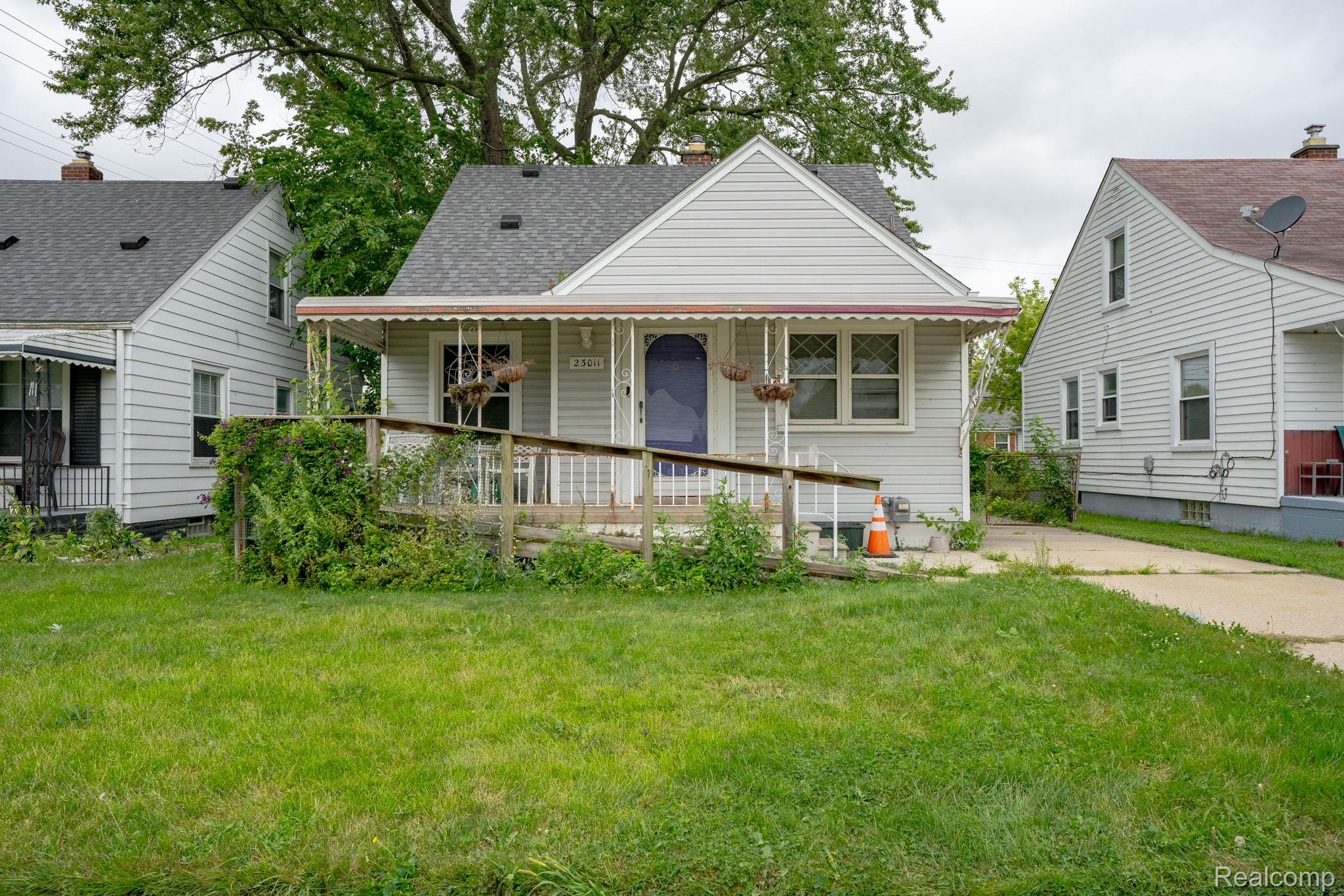 23011 Normandy Avenue Property Photo 1