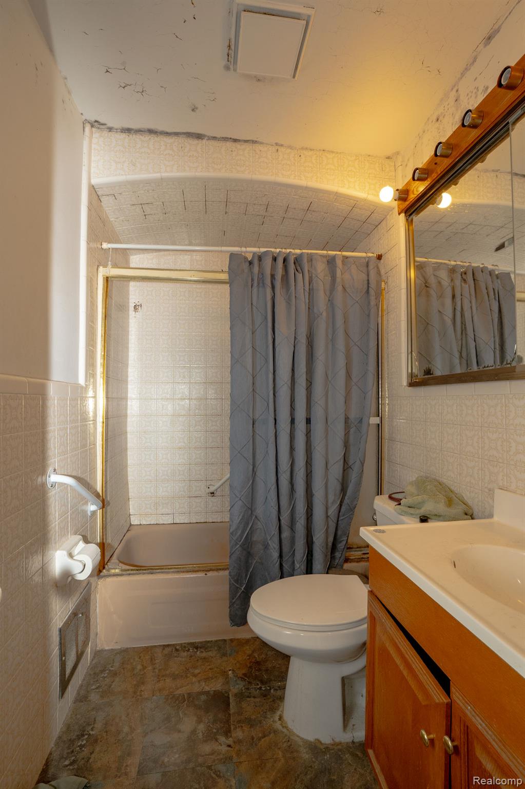 23011 Normandy Avenue Property Photo 15