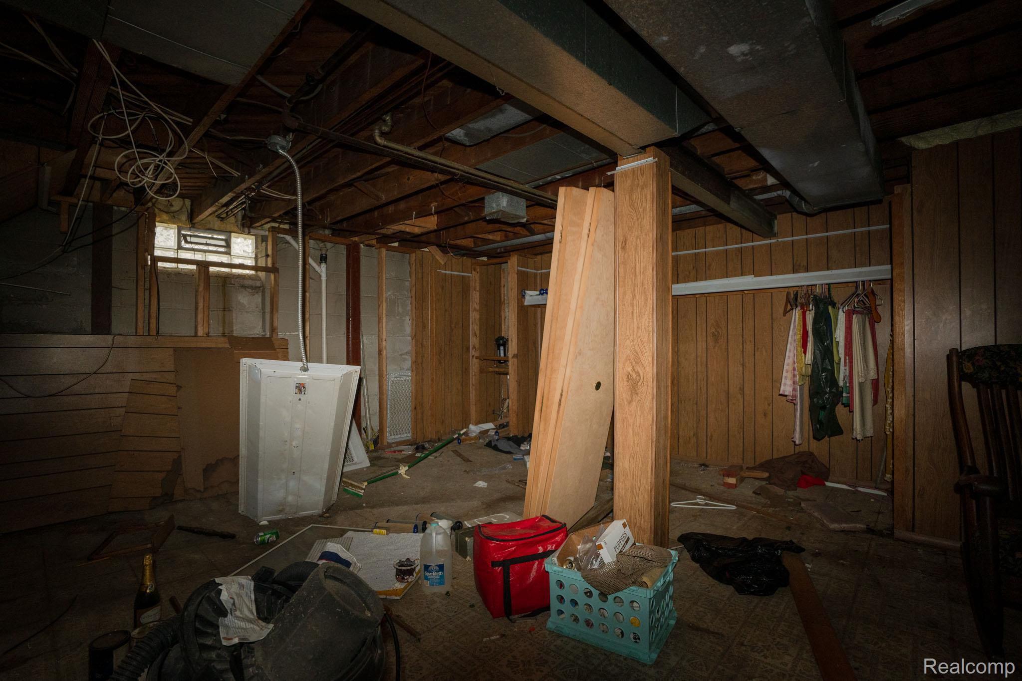23011 Normandy Avenue Property Photo 20