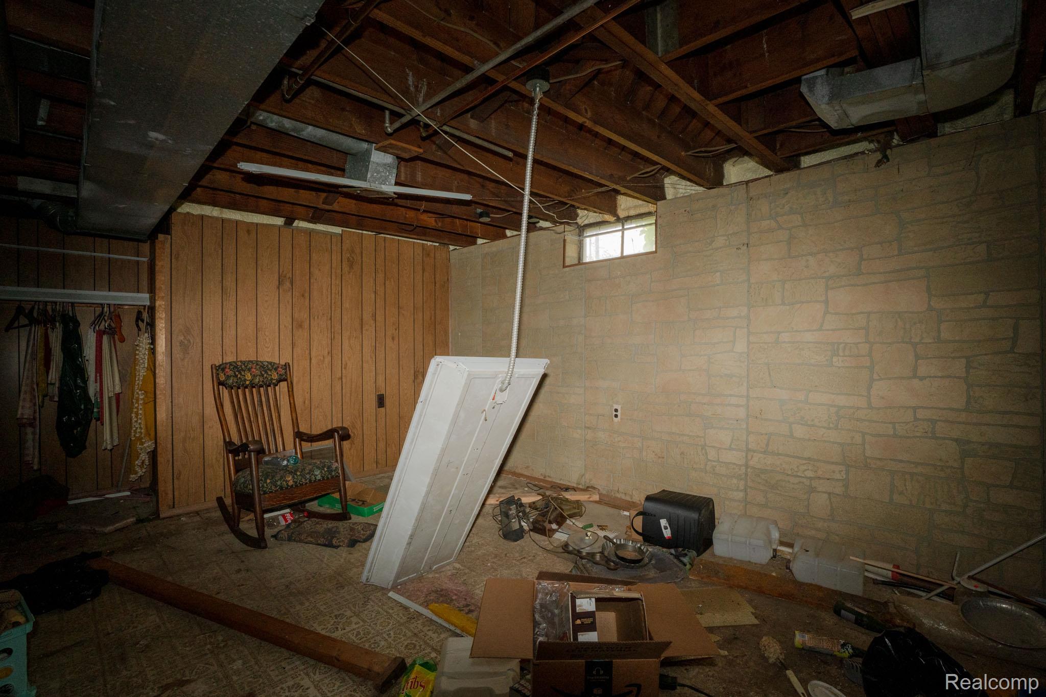 23011 Normandy Avenue Property Photo 21