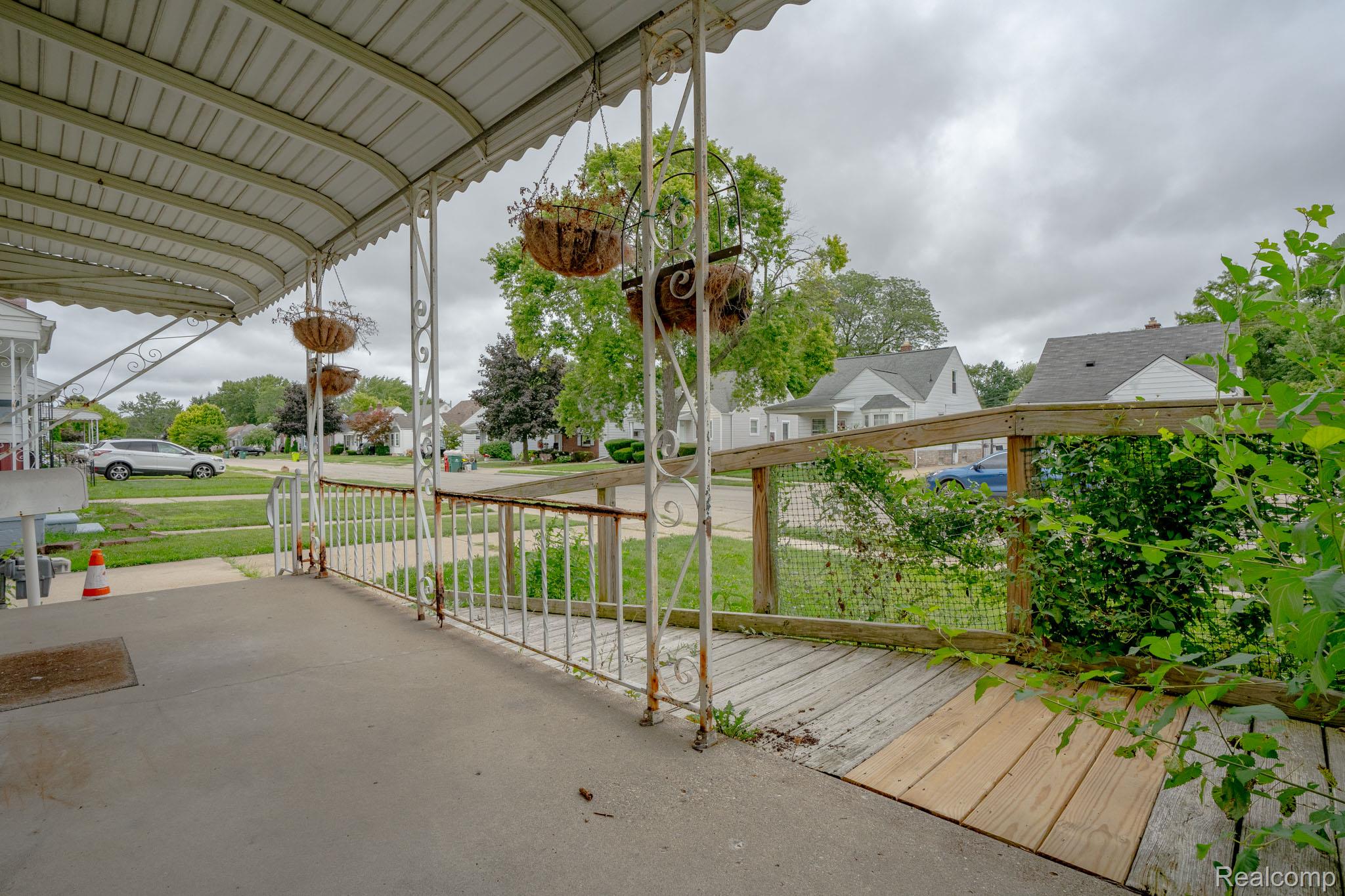 23011 Normandy Avenue Property Photo 25