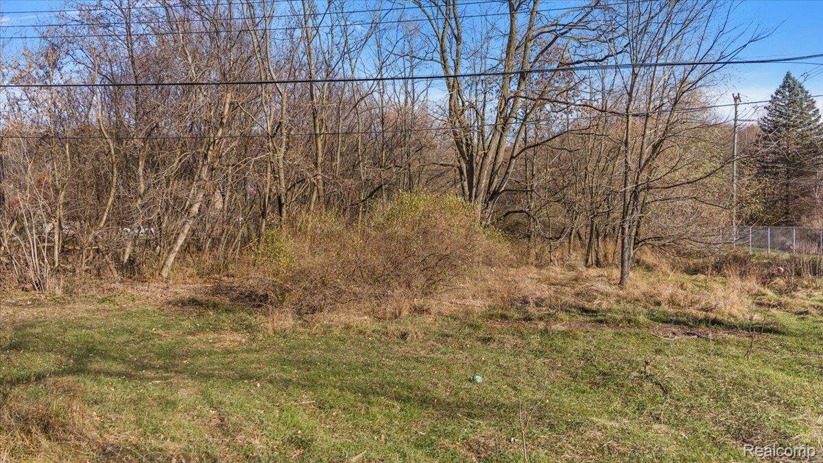 00 Collins Property Photo 12