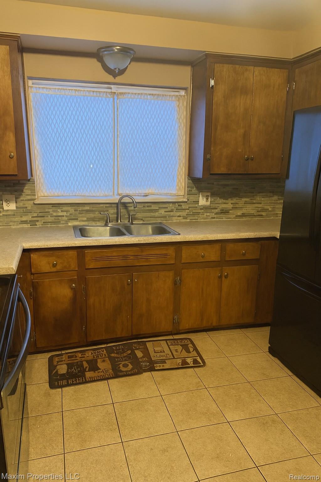 6240 W Outer Drive Property Photo 7