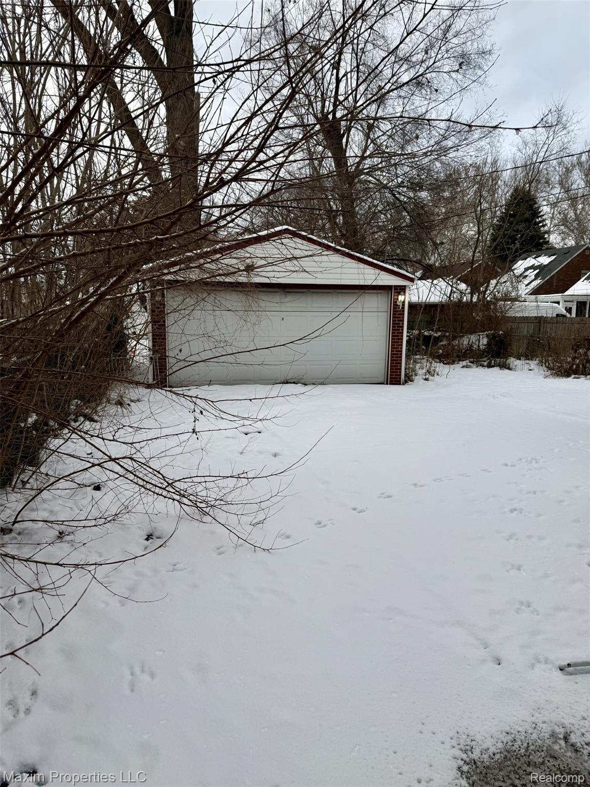 6240 W Outer Drive Property Photo 15