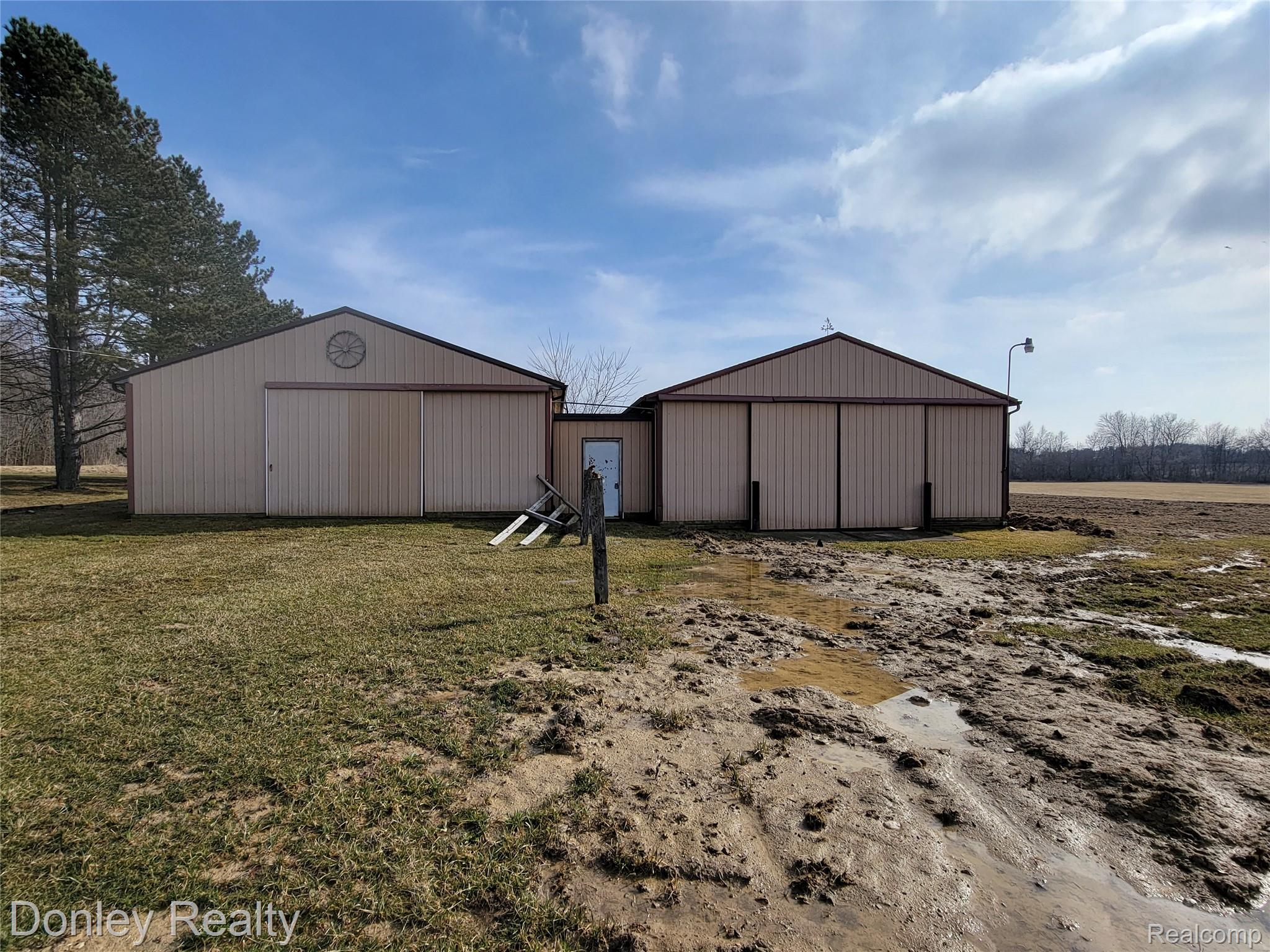 6750 Lanway Road Property Photo 1