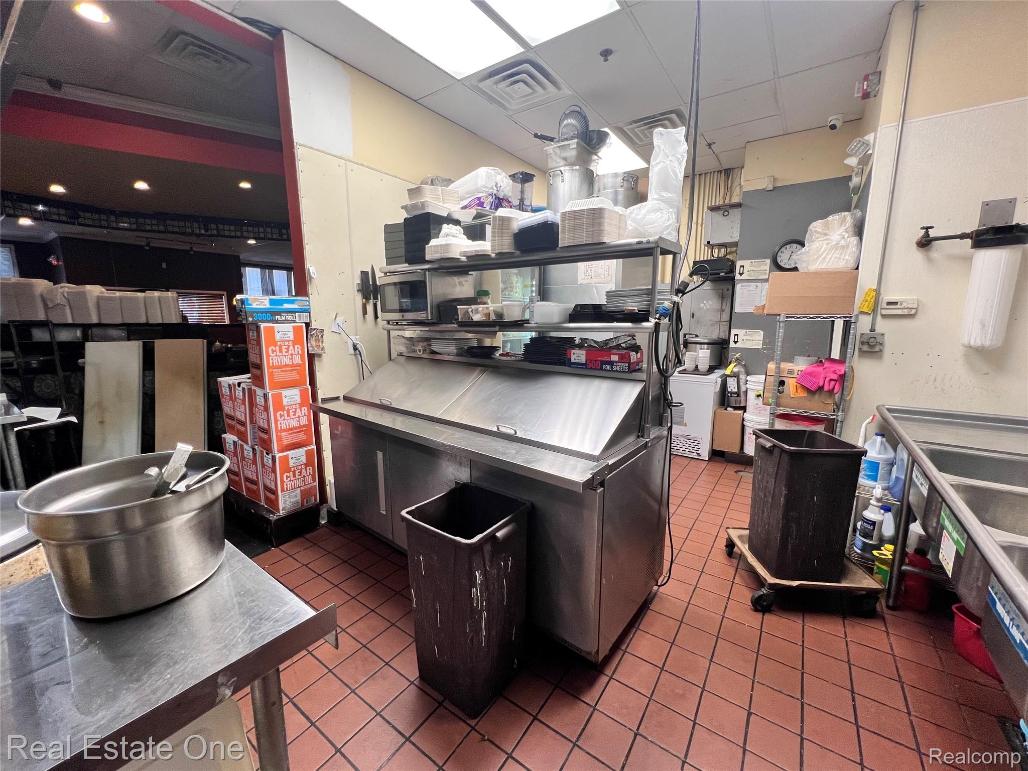 33214 W 14 Mile Road Property Photo 10